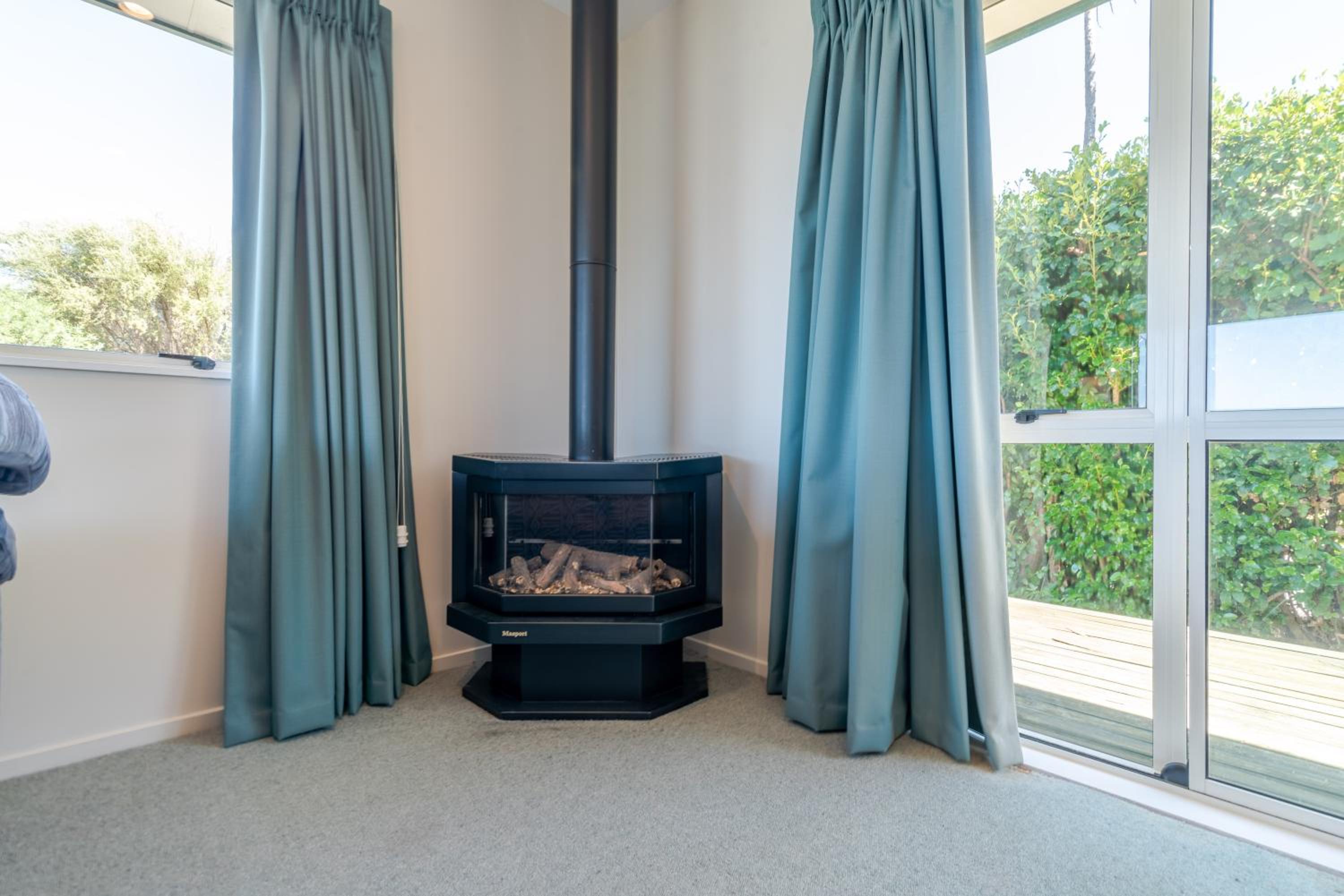 Seaview Outlook - Wainui Holiday Home view 5