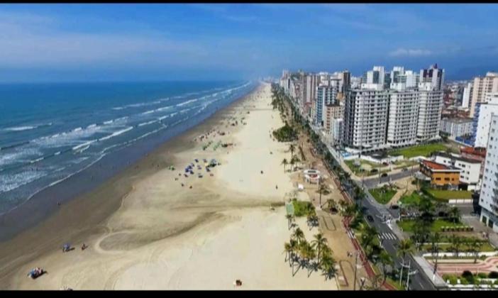 Praia grande canto do forte top view 3