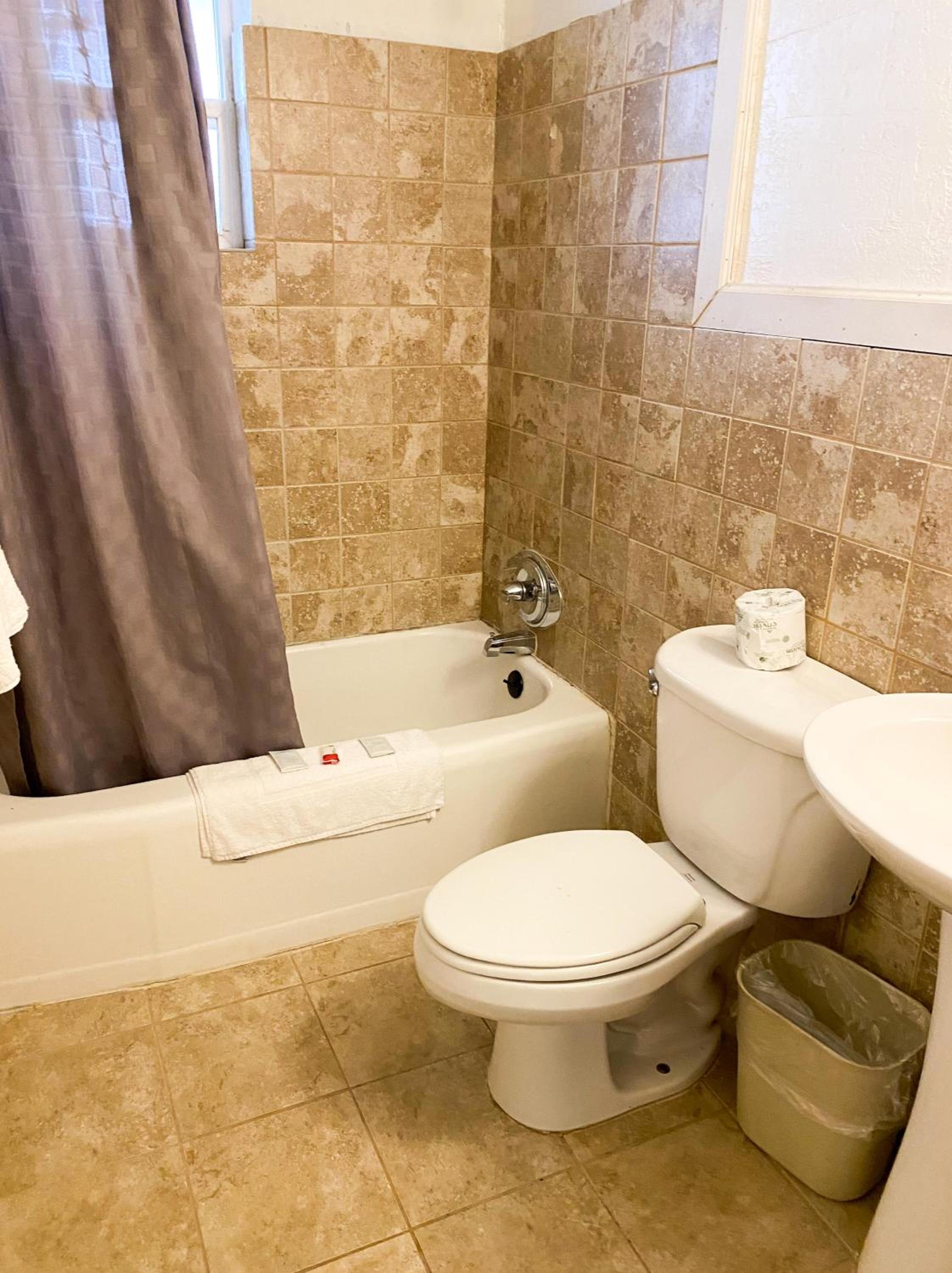 Guest Ranch Motel, photo 26