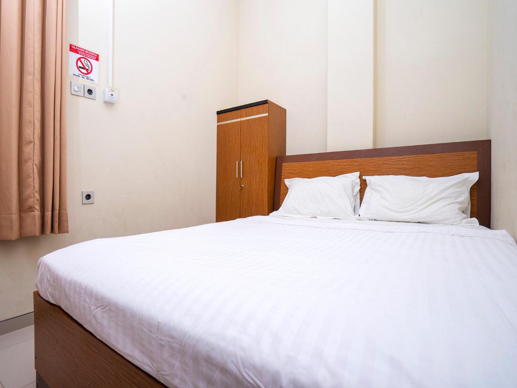 Pondok Indah Guest House by ecommerceloka view 2