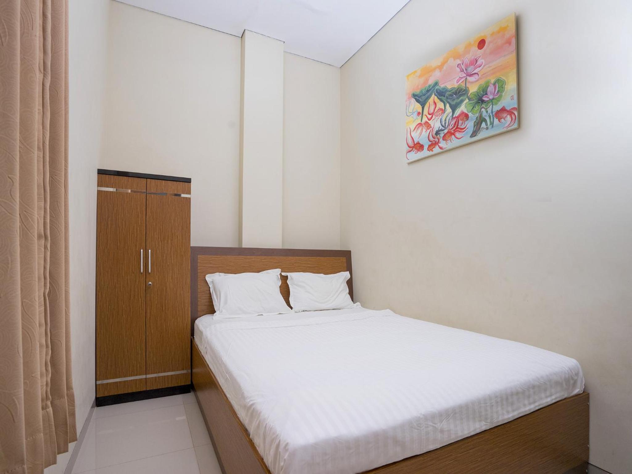 Pondok Indah Guest House by ecommerceloka view 5