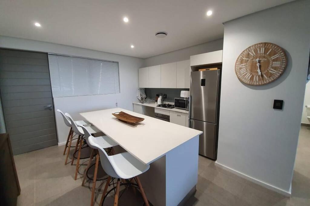 Luxury Apartment near the Airport with Sea View view 2