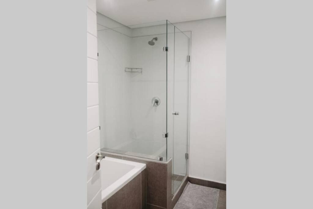 Luxury Apartment near the Airport with Sea View view 3