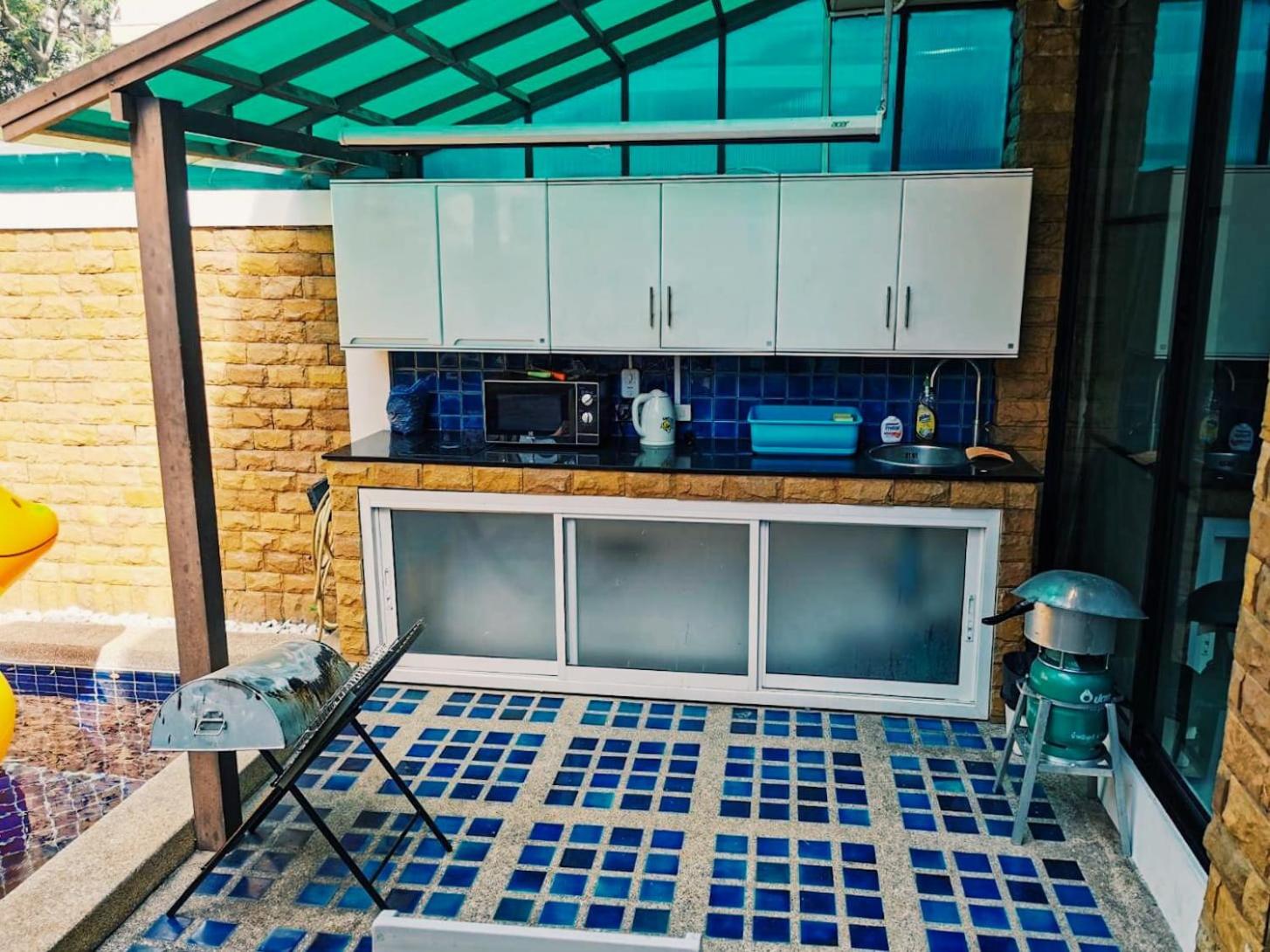 4poolvillas