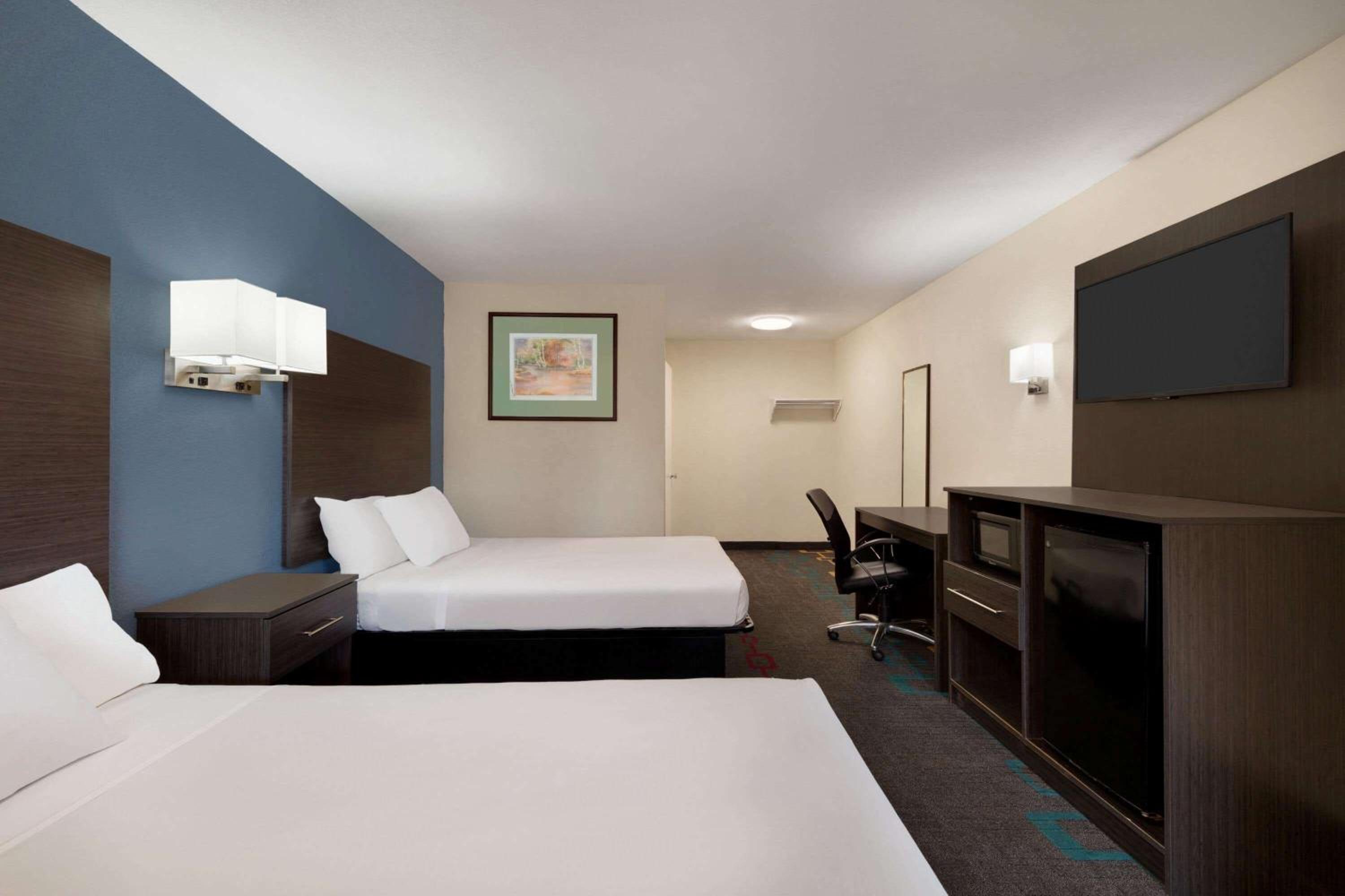 Lawton Vacations - Days Inn by Wyndham Lawton - Property Image 11