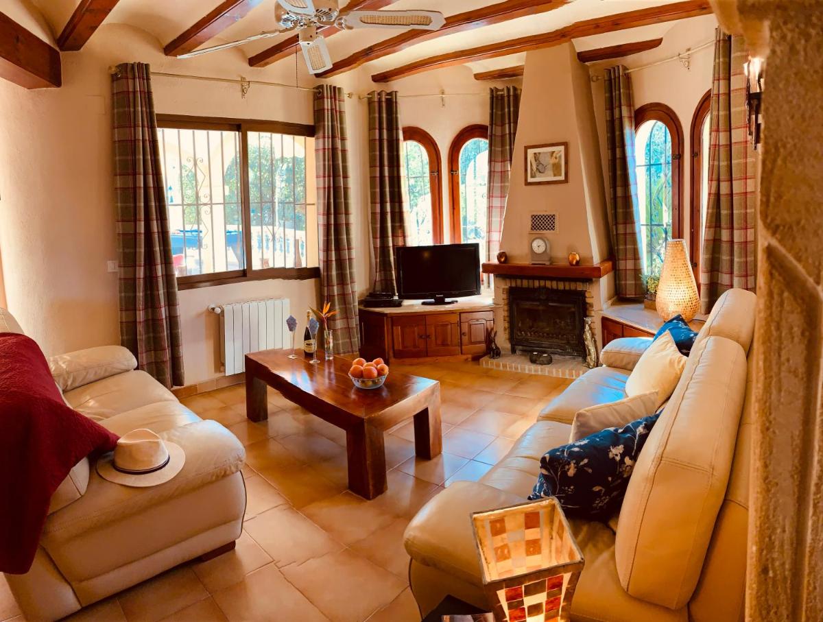 Cassandra - Beautiful Private Villa with Heated Pool included photo 5