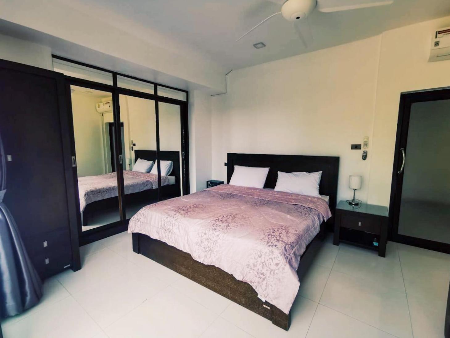 4poolvillas