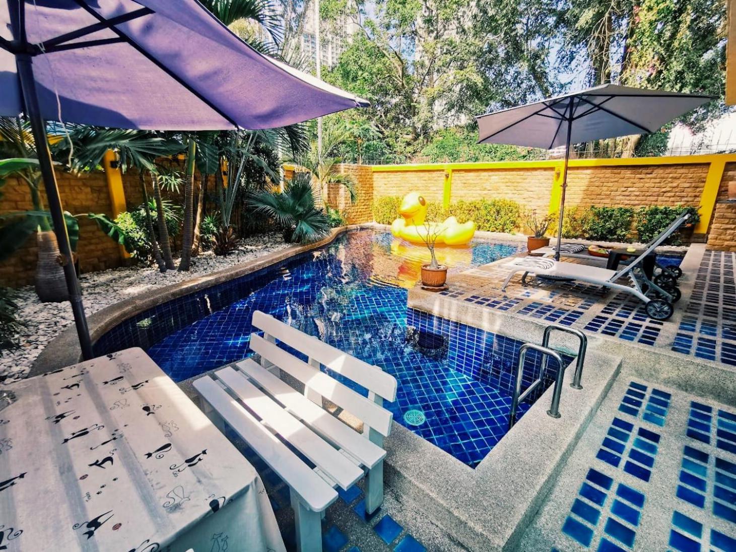 4poolvillas