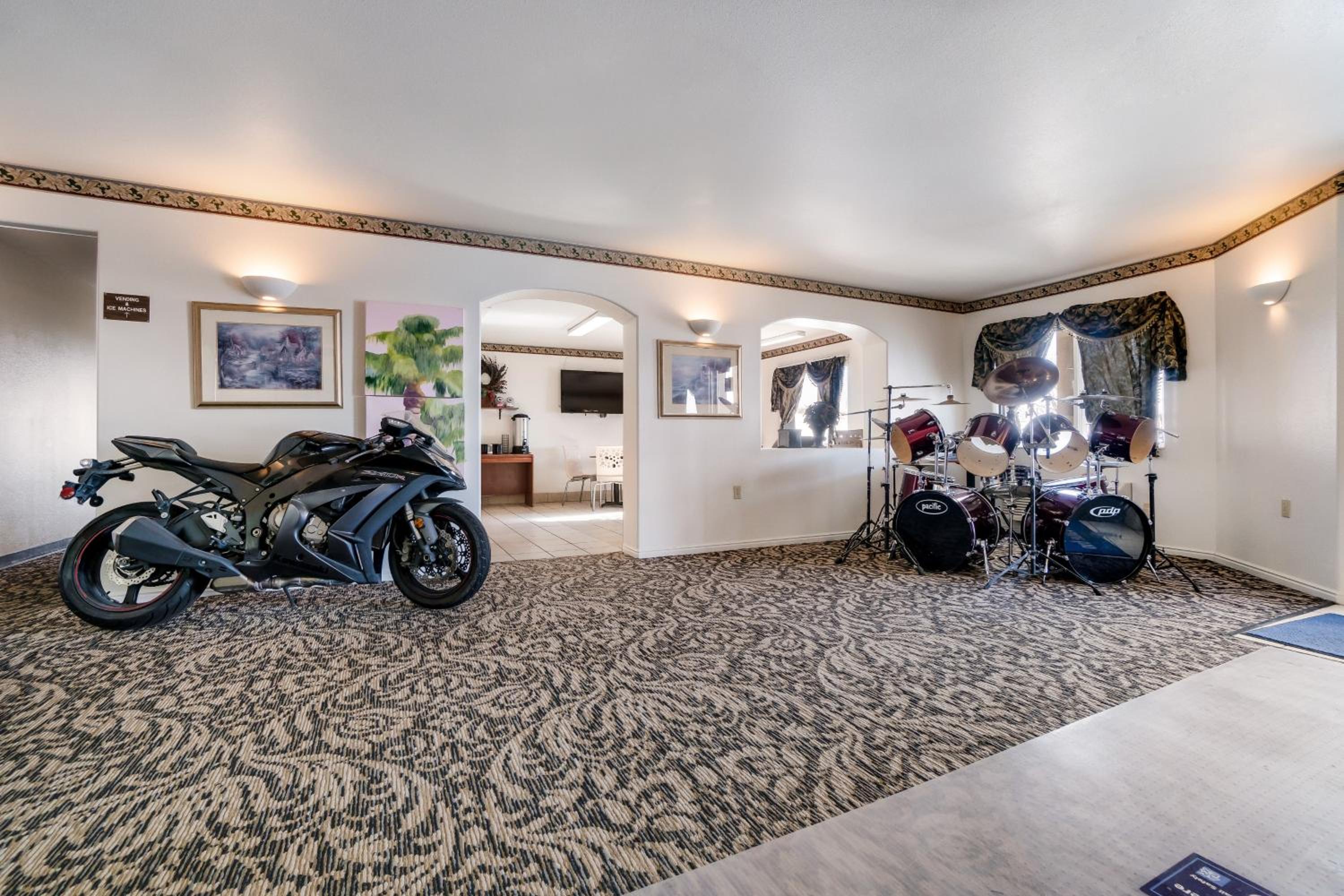 Green River Vacations - Americas Best Value Inn Green River - Property Image 3