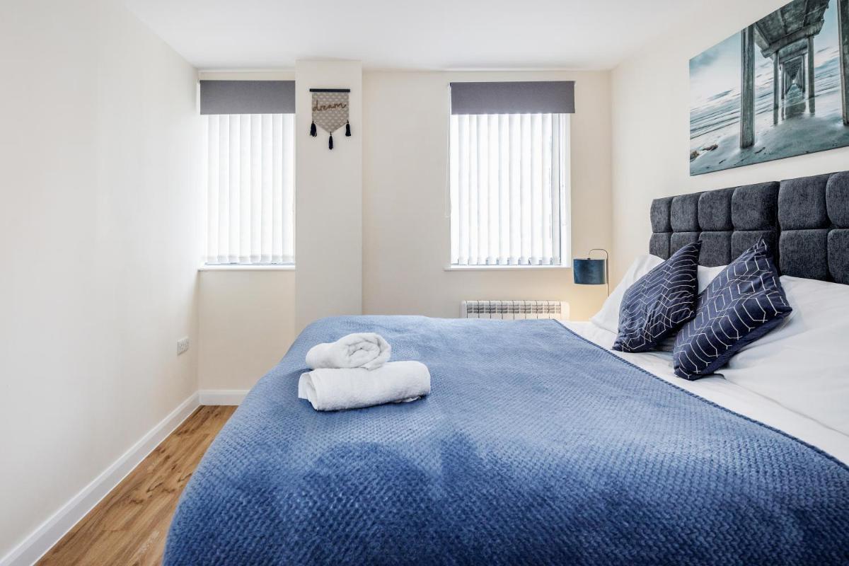 Queens Serviced Apartments - F1 view 3