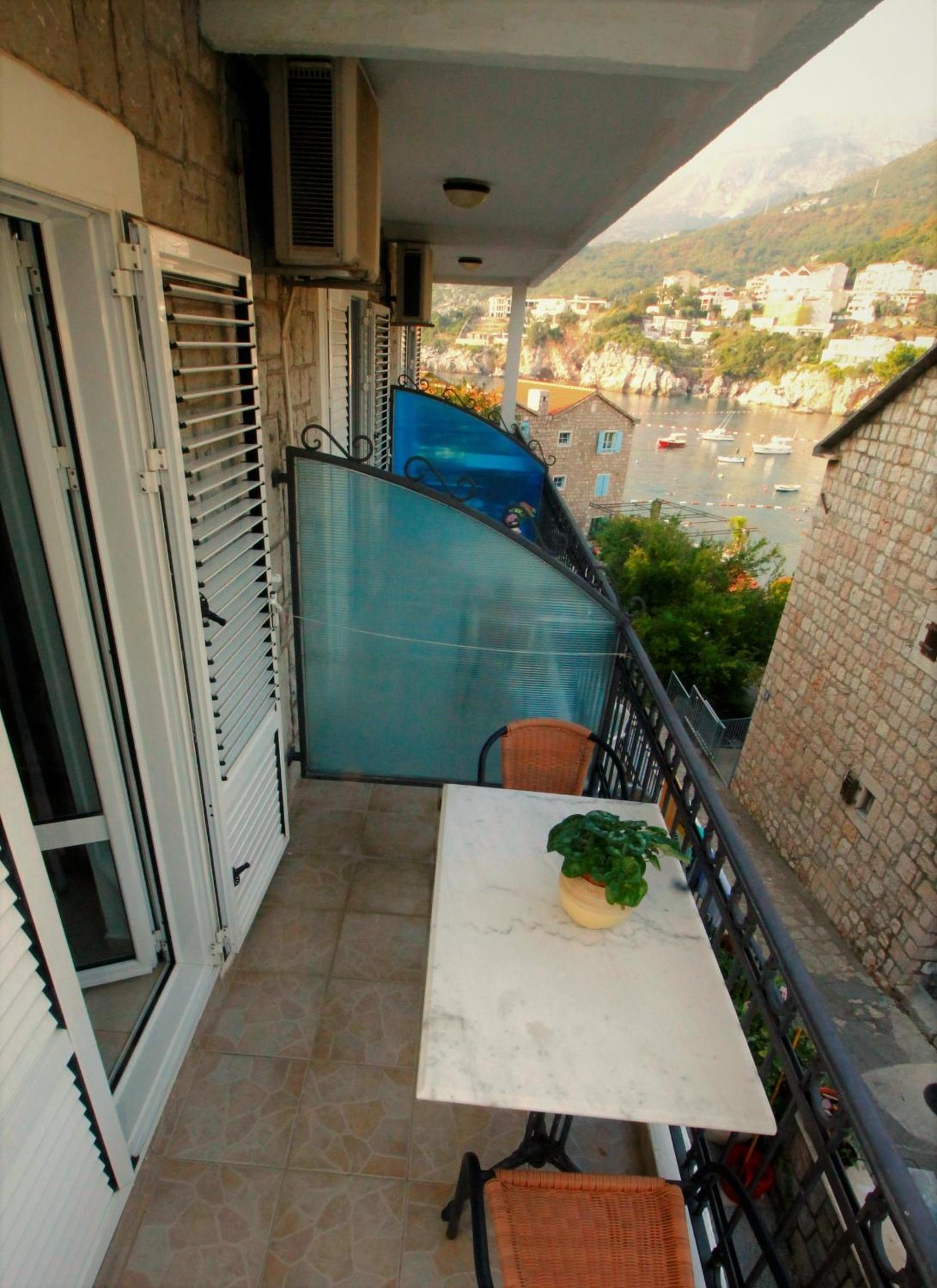 Apartments Mitrovići Miločer