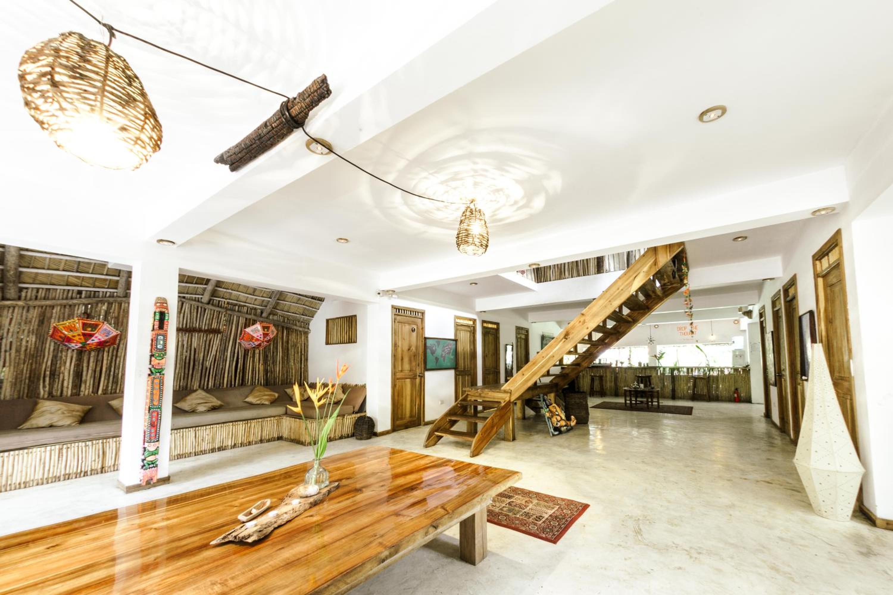 Ganesh Hostel & Shivas Bungalows