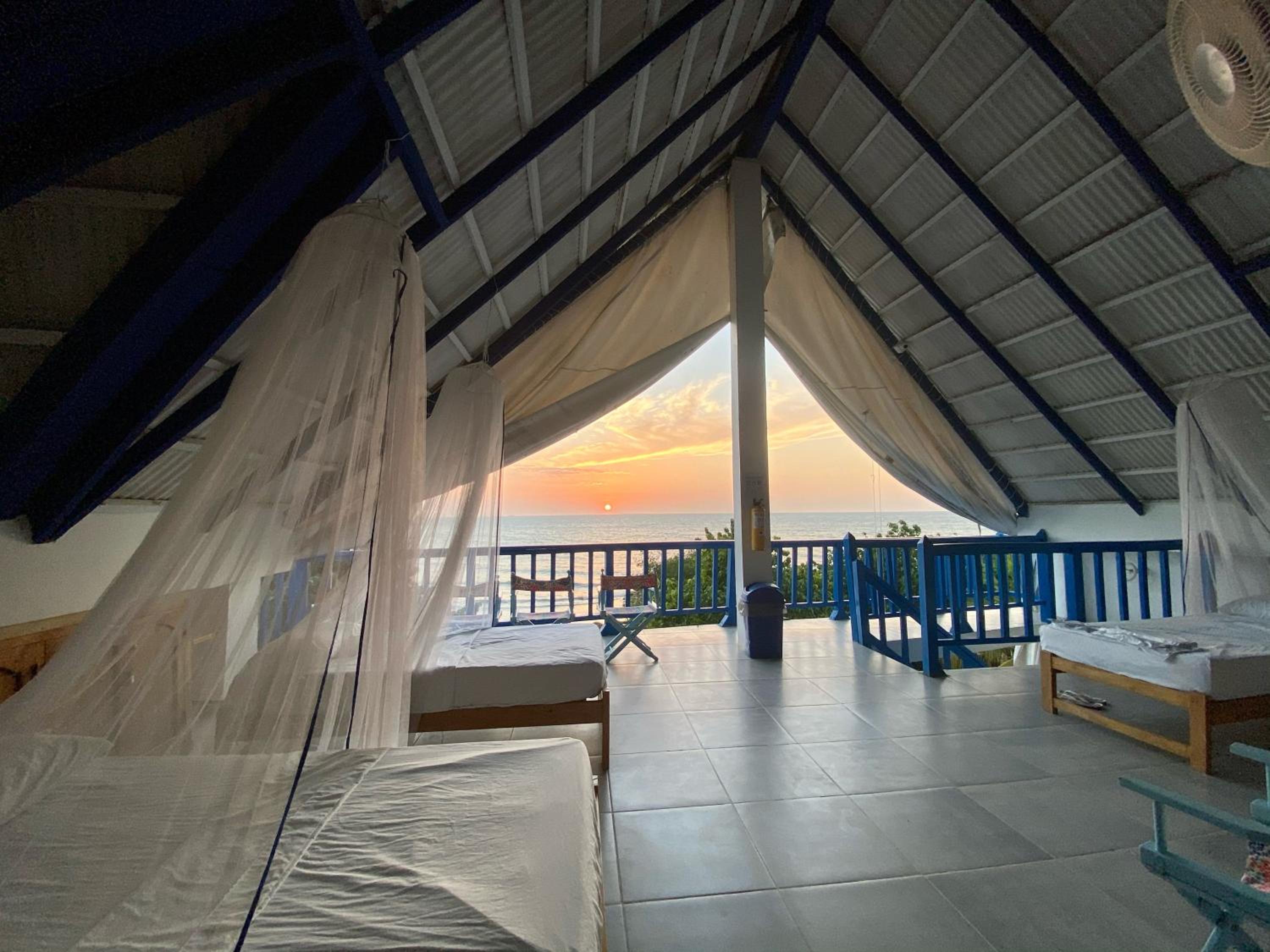 Hostel Beach House