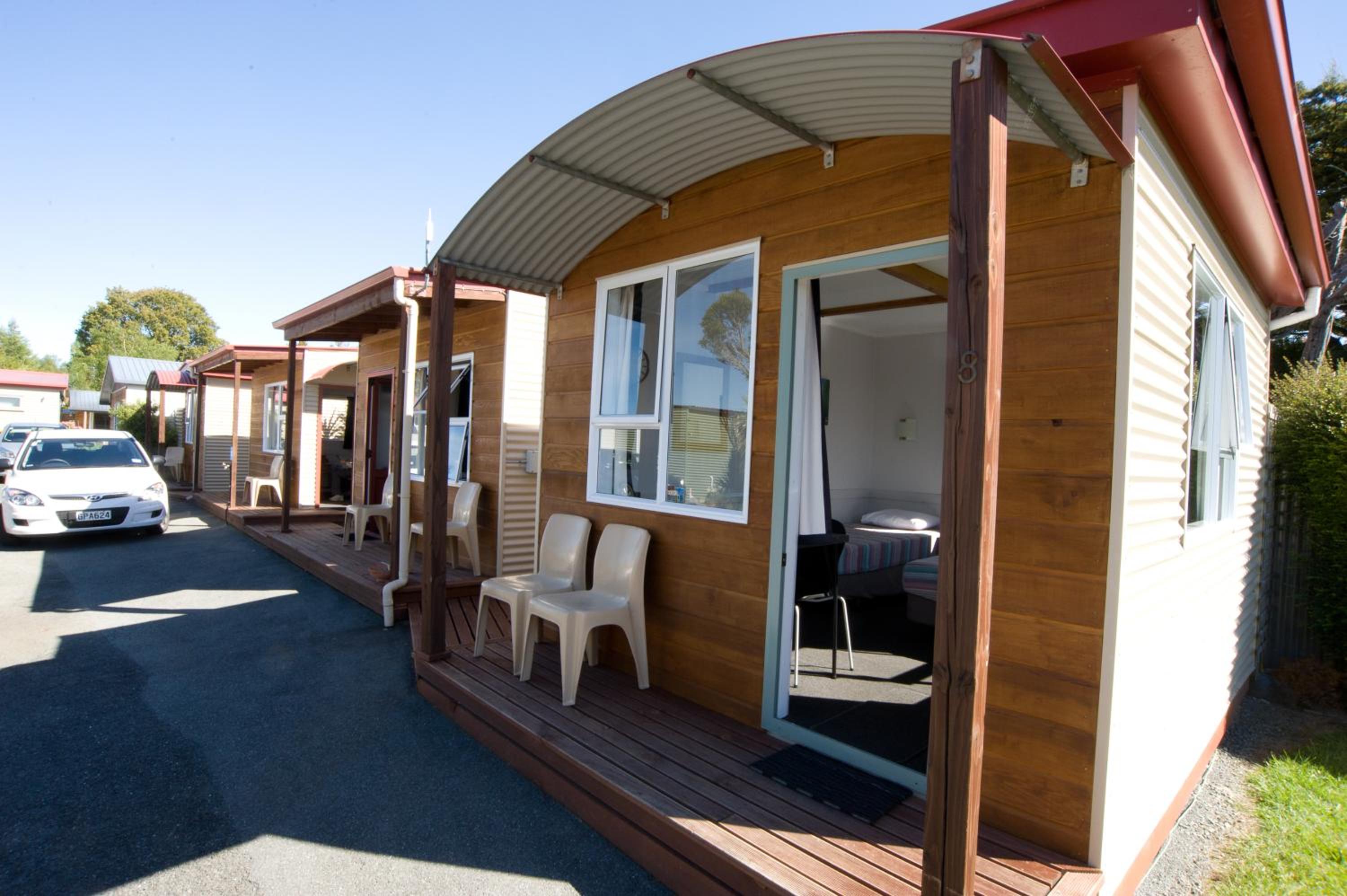Hotel Tasman Holiday Parks - Te Anau - Image 1