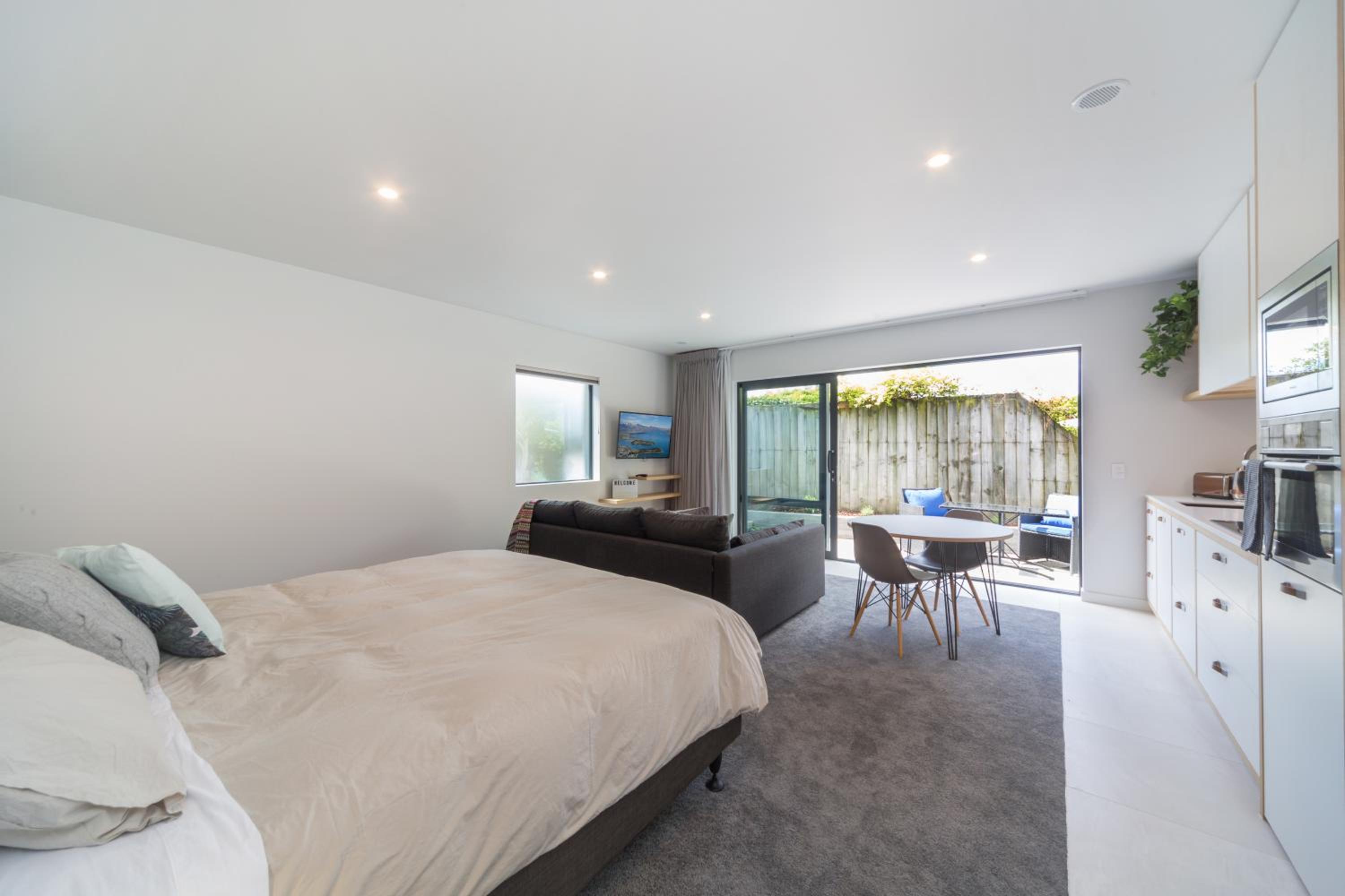 Remarkable Studio in convenient Frankton view 5