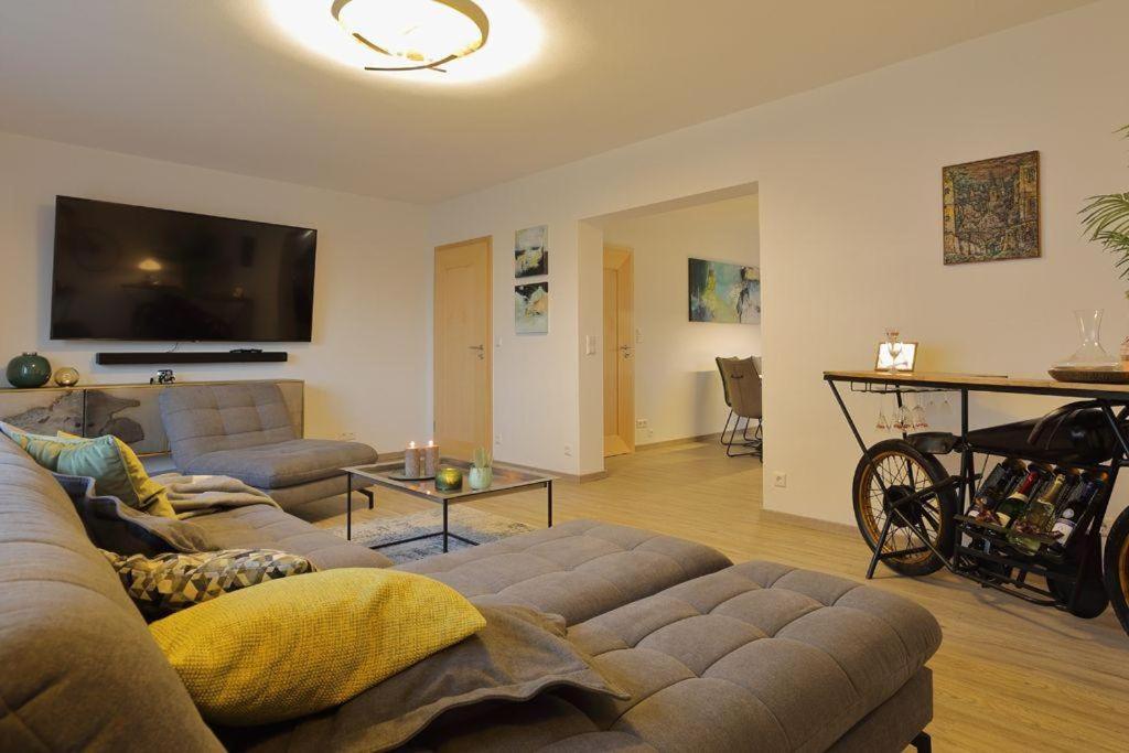 Ferienhaus-Daeschinger-Ganzes-Haus-Hunsrueck-Mastershausen-10-Personen-kinderfreundlich