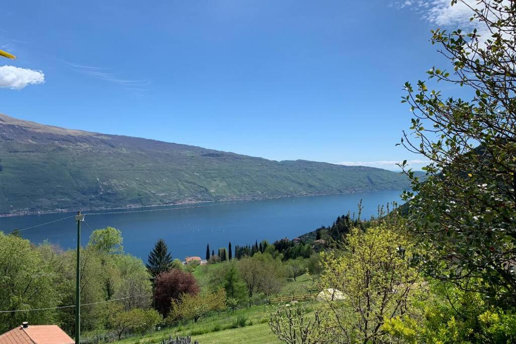 VillaTullia Ferienhaus mit Seesicht Gardasee view 2
