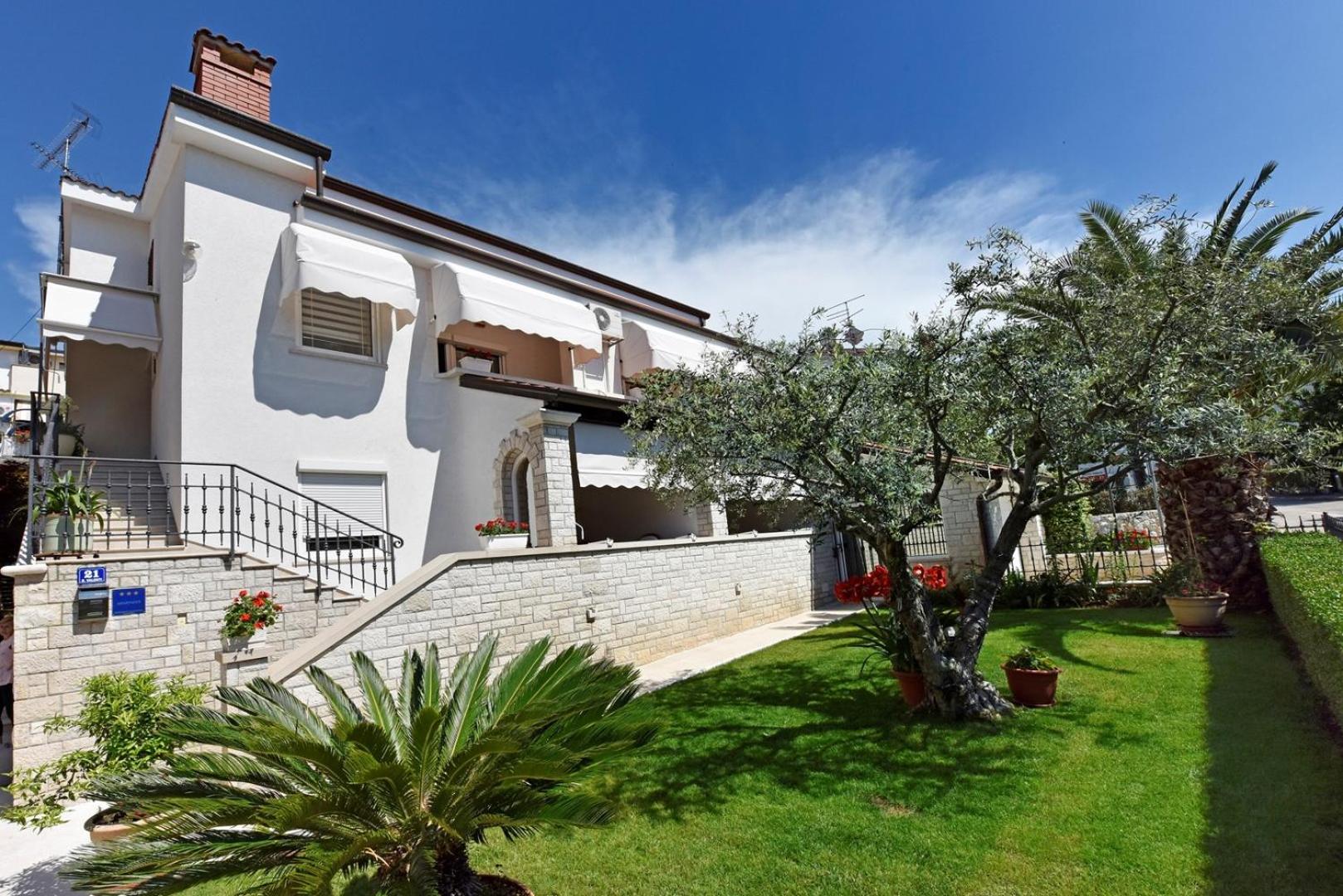 Hotel Apartments Lavizatic - Image 1