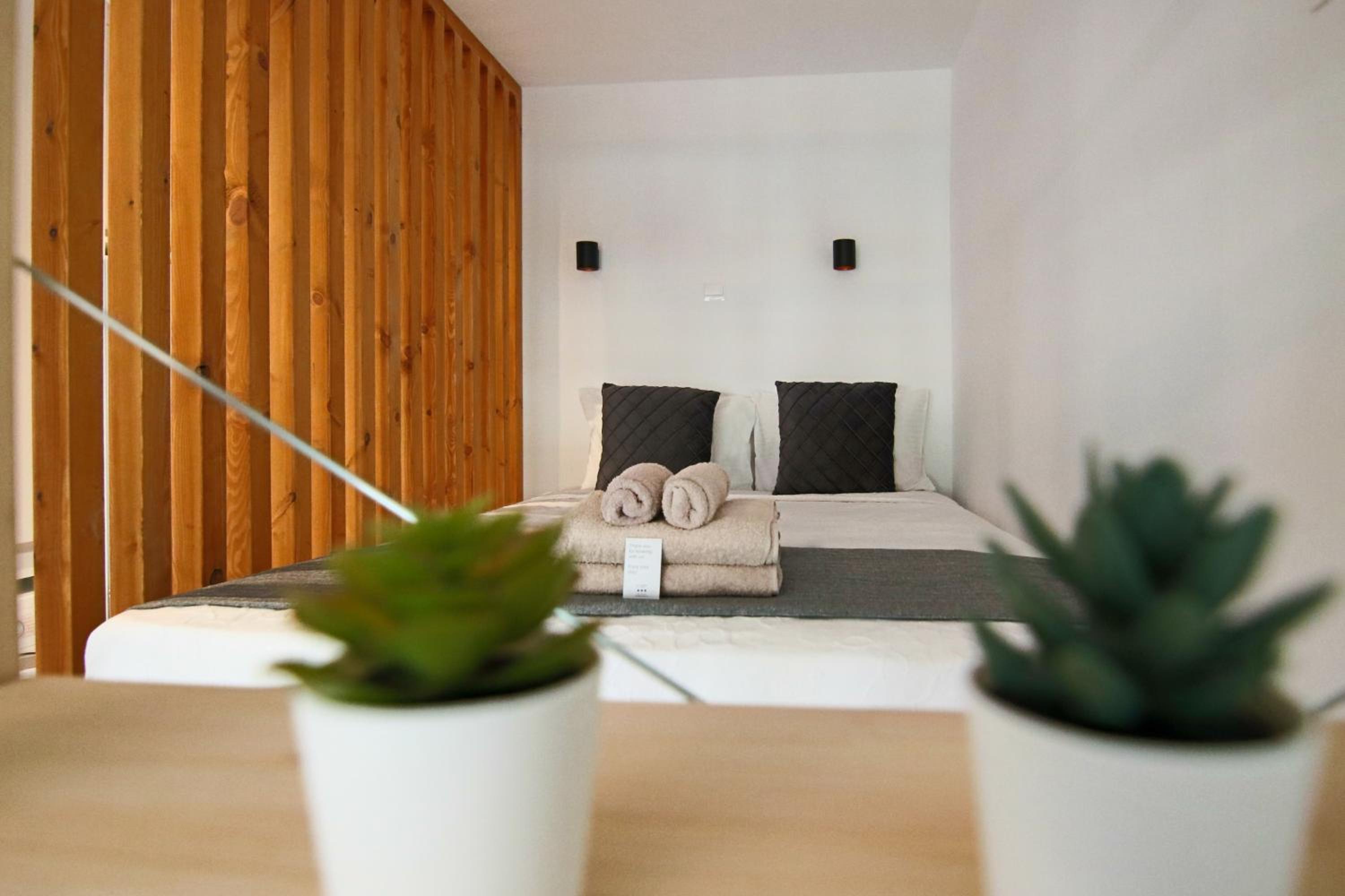 Phaedrus Living Seaside Luxury Flat Athina 123