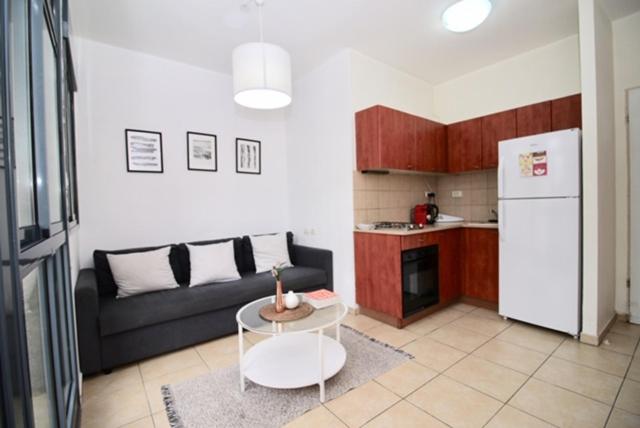 City Center 1 Bedroom Apartment & Parking By Vacay view 5