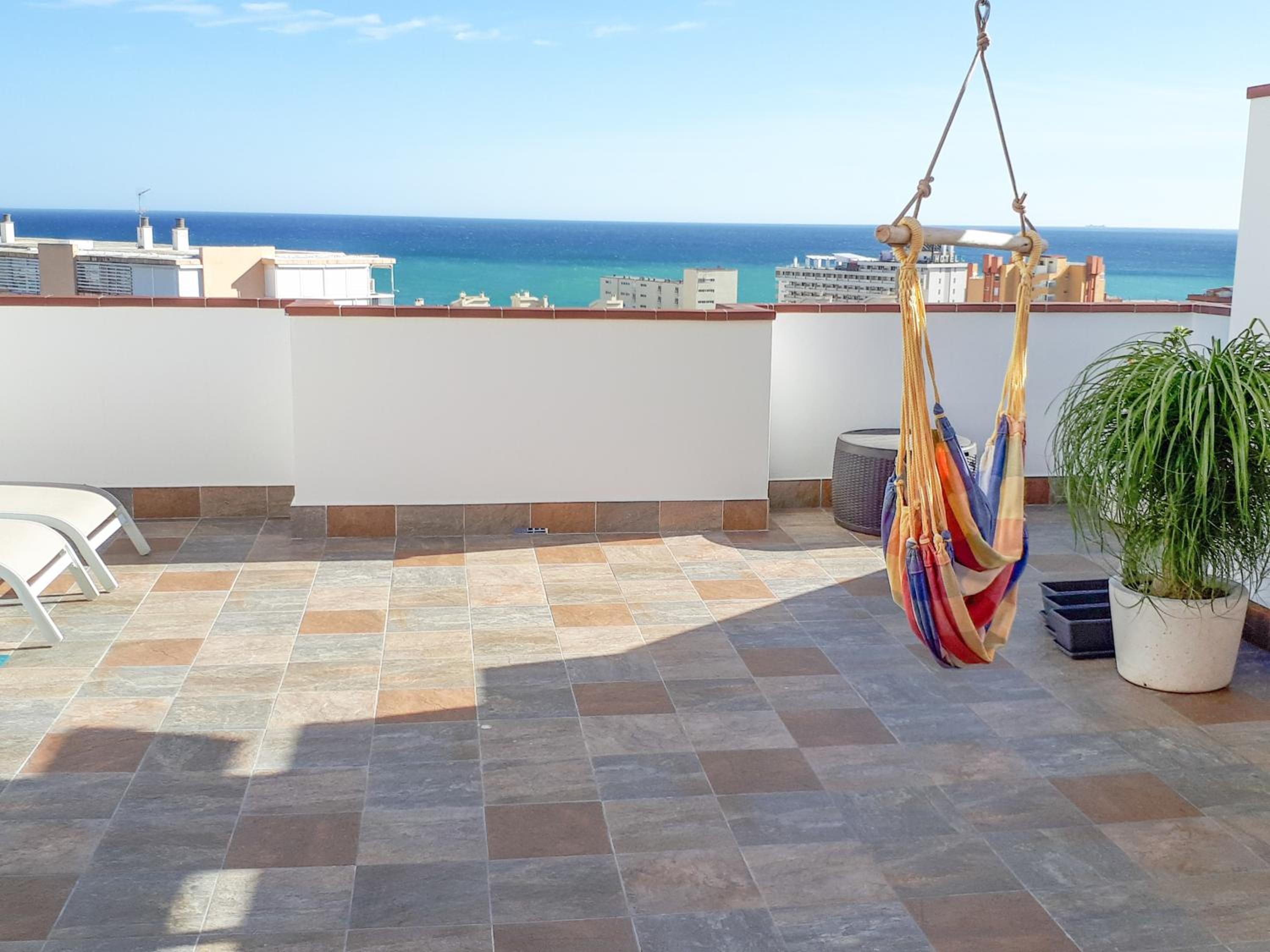 Atico Duplex con vistas al mar. Dos plazas de garaje view 3