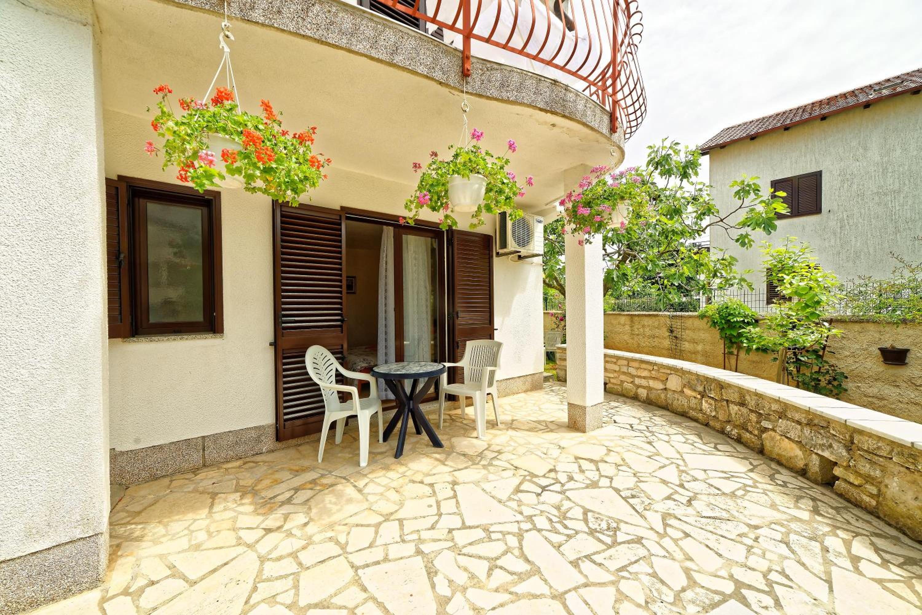 Guest House Jolanda view 3