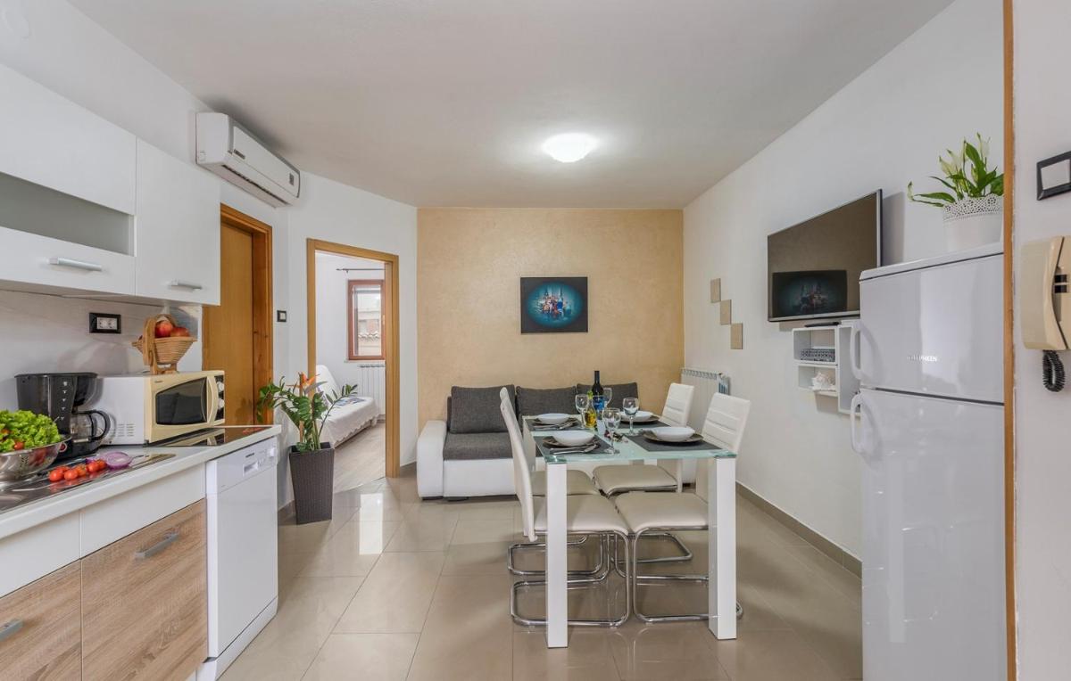 Apartments Ana Vodnjan view 2