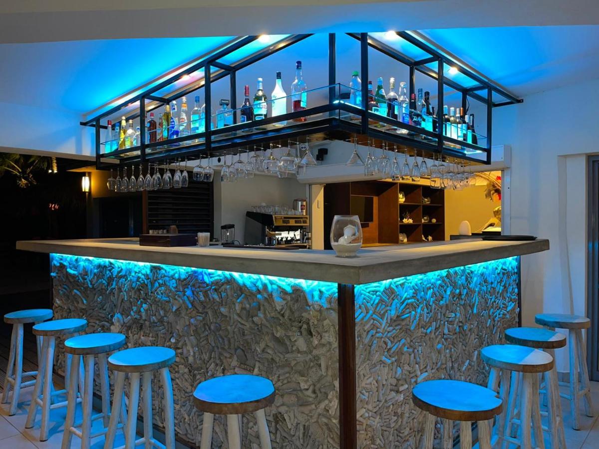 bar