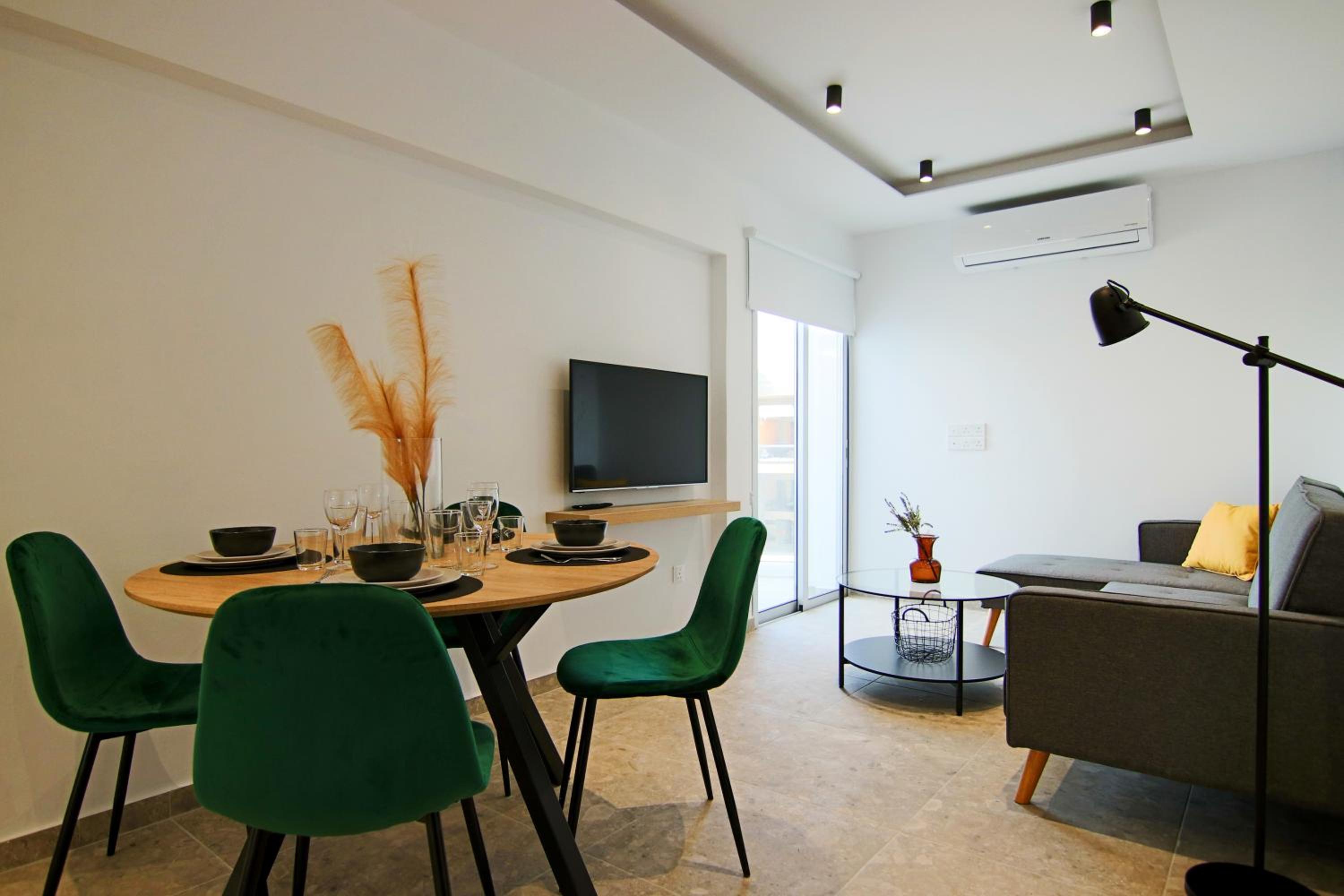 Phaedrus Living: Seaside Luxury Flat Lighthouse 69 view 2