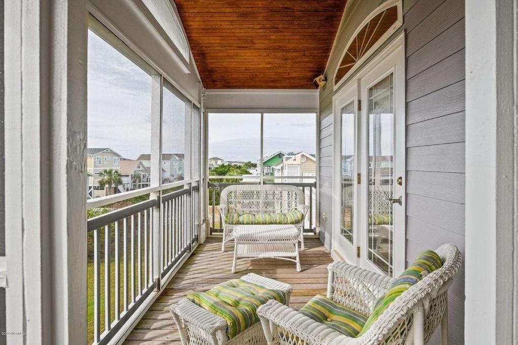 Holden' A Full House home