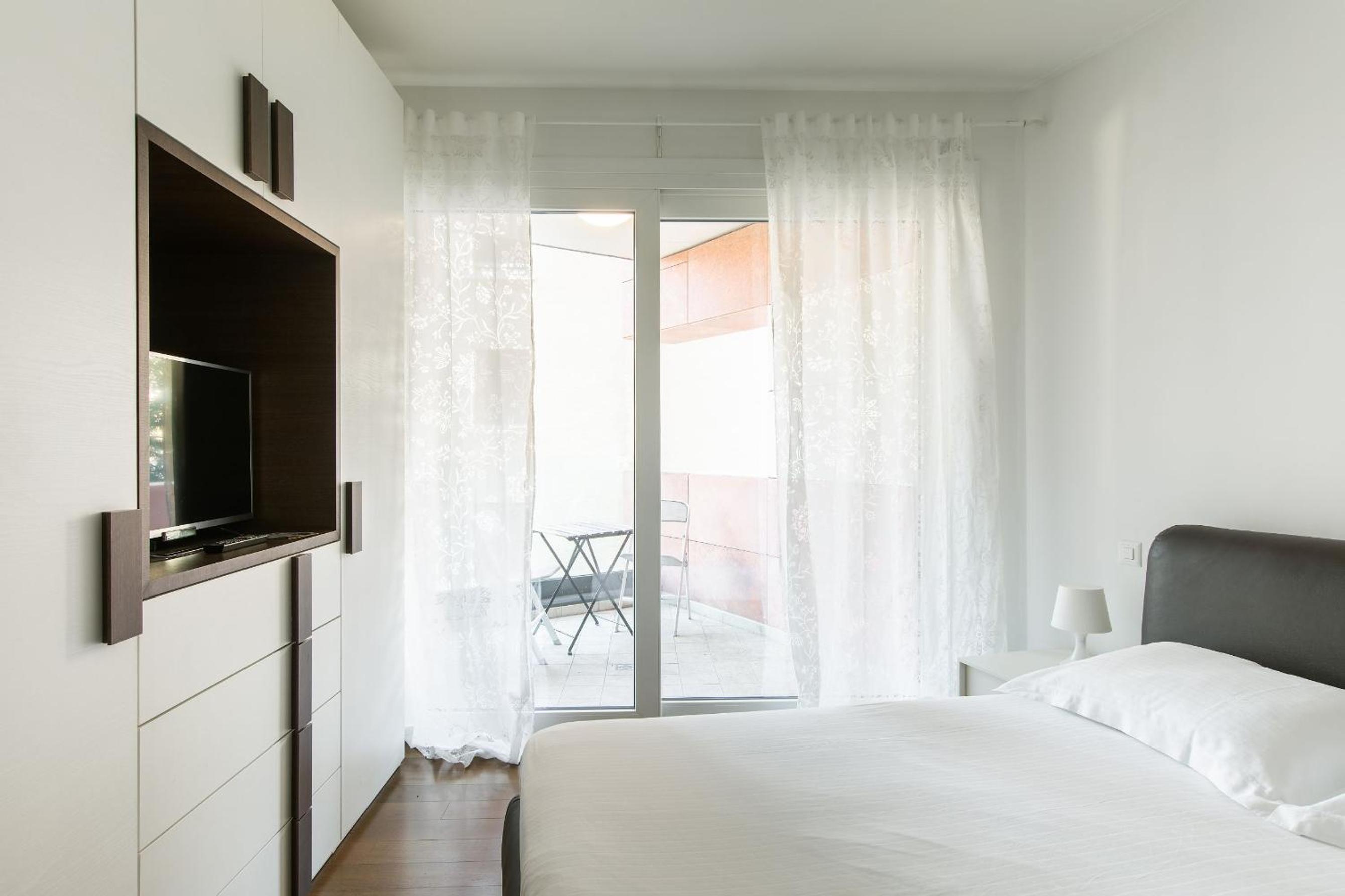 Roggia Apartments by Quokka 360 - a stone's throw from Ciani Park
