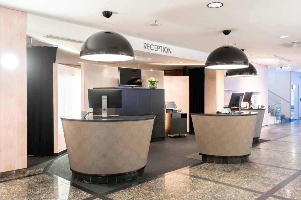 hotel reception
