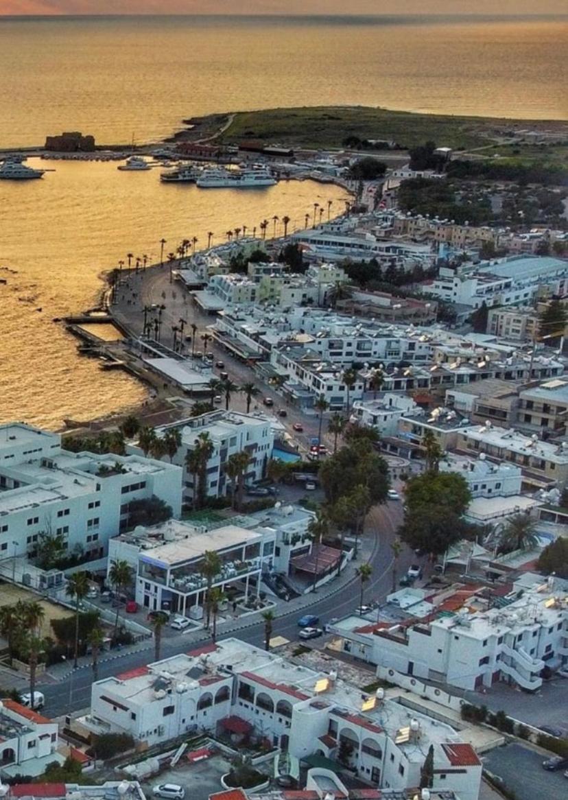Savveli by the sea