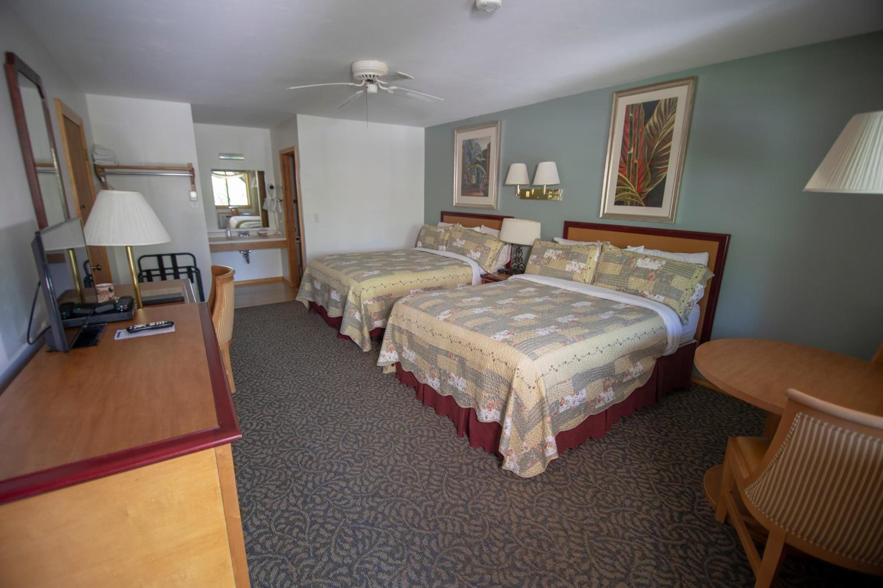 Coachlite Inn
