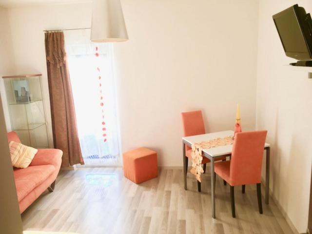 Cozy 2.5 Apartment with Swimmingpool