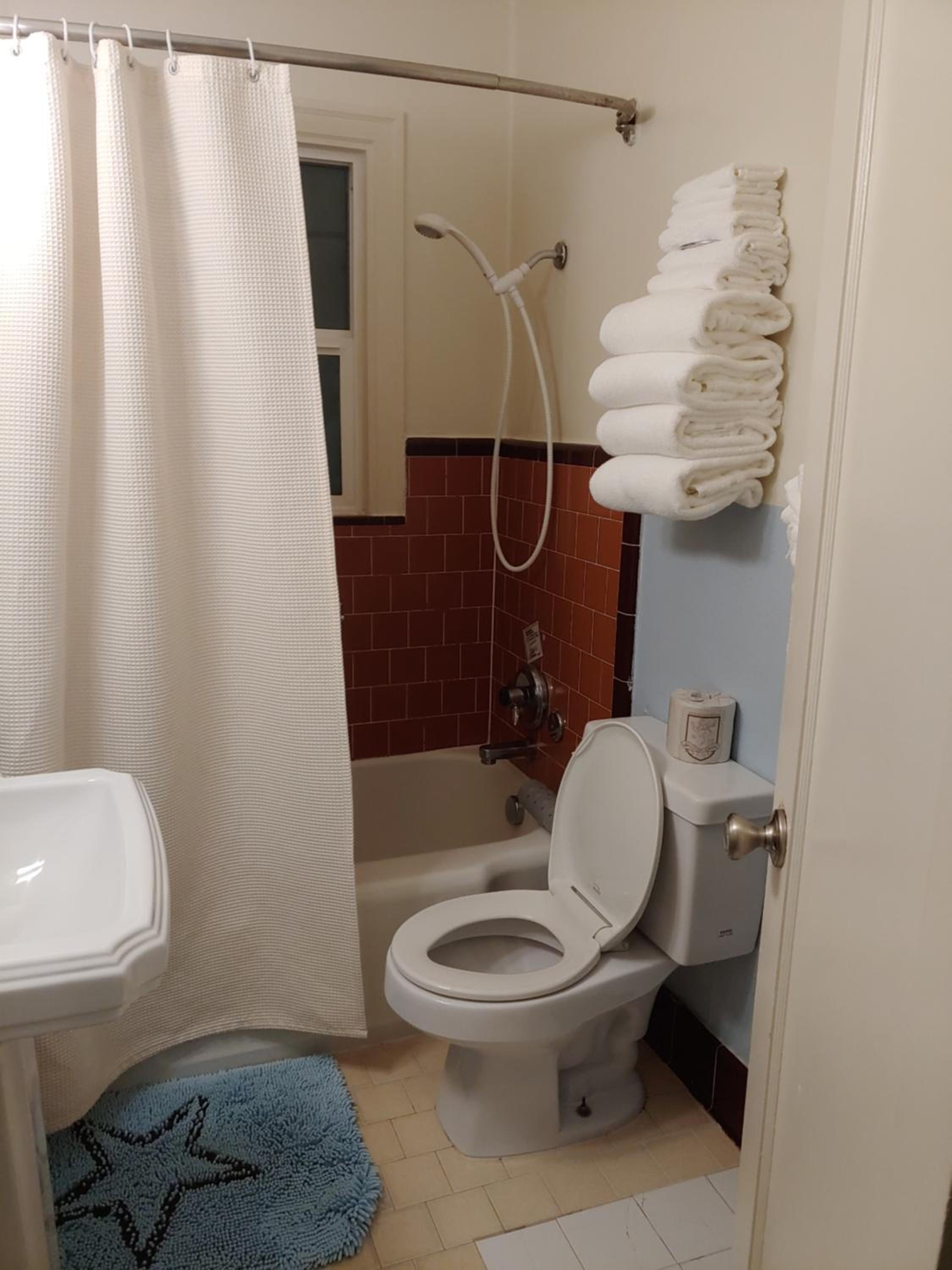 Hillcrest Inn