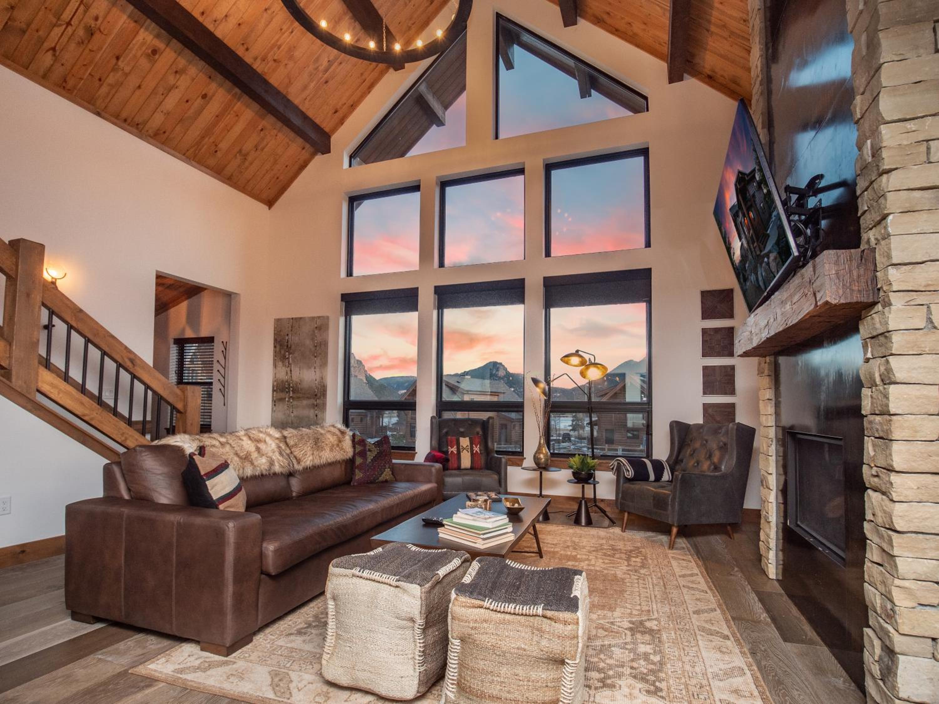Rocky Mountain Escape - Steps to Lake Estes, Jacuzzi, Close to Downtown Estes - Property Image 6