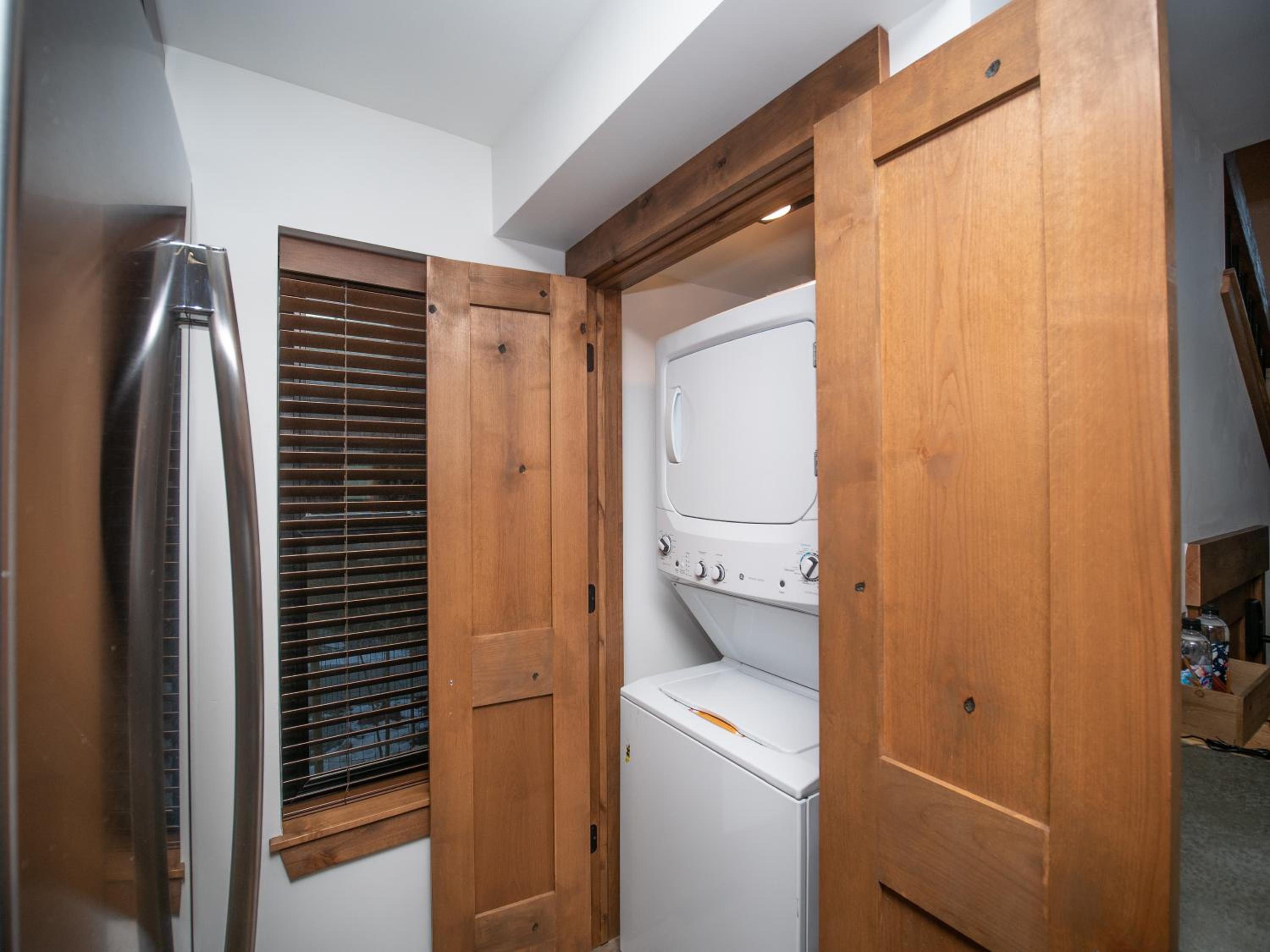 Rocky Mountain Escape - Steps to Lake Estes, Jacuzzi, Close to Downtown Estes - Property Image 7