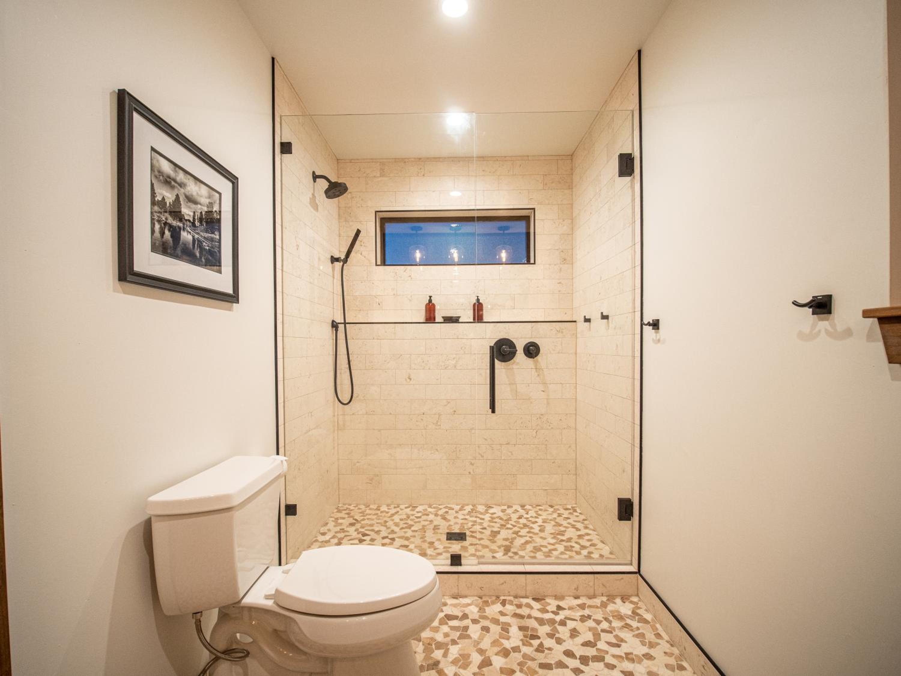 Rocky Mountain Escape - Steps to Lake Estes, Jacuzzi, Close to Downtown Estes - Property Image 12