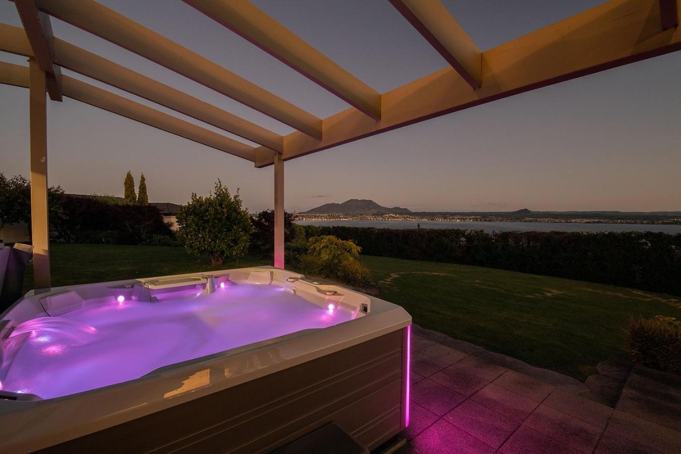 OMAIO - Taupo view 4