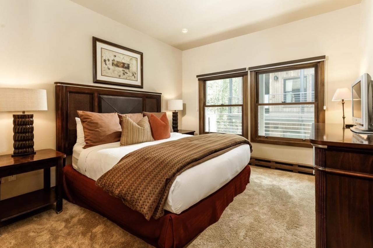 Durant Condominiums Unit C6, Ski-In Condo, 2 Blocks from the Silver Queen Gondola