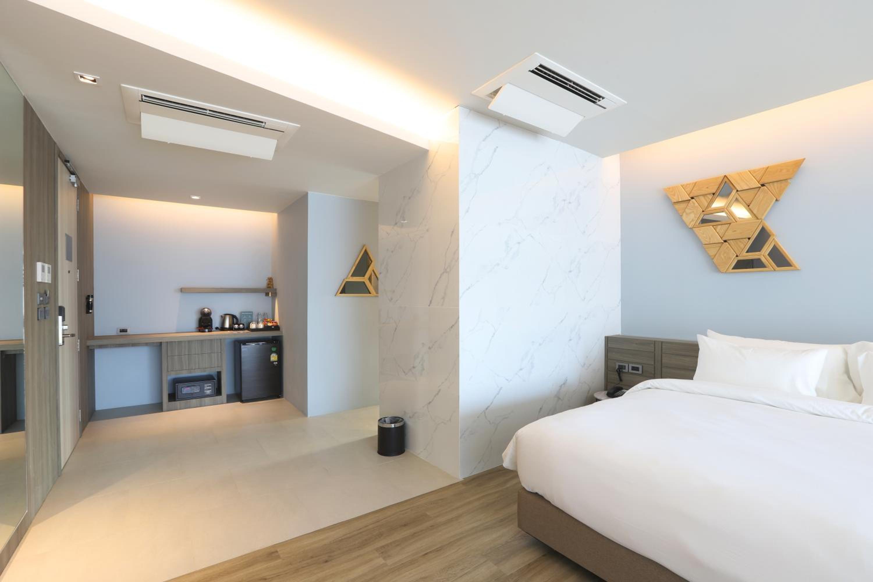 The Signature Hotel Airport 138