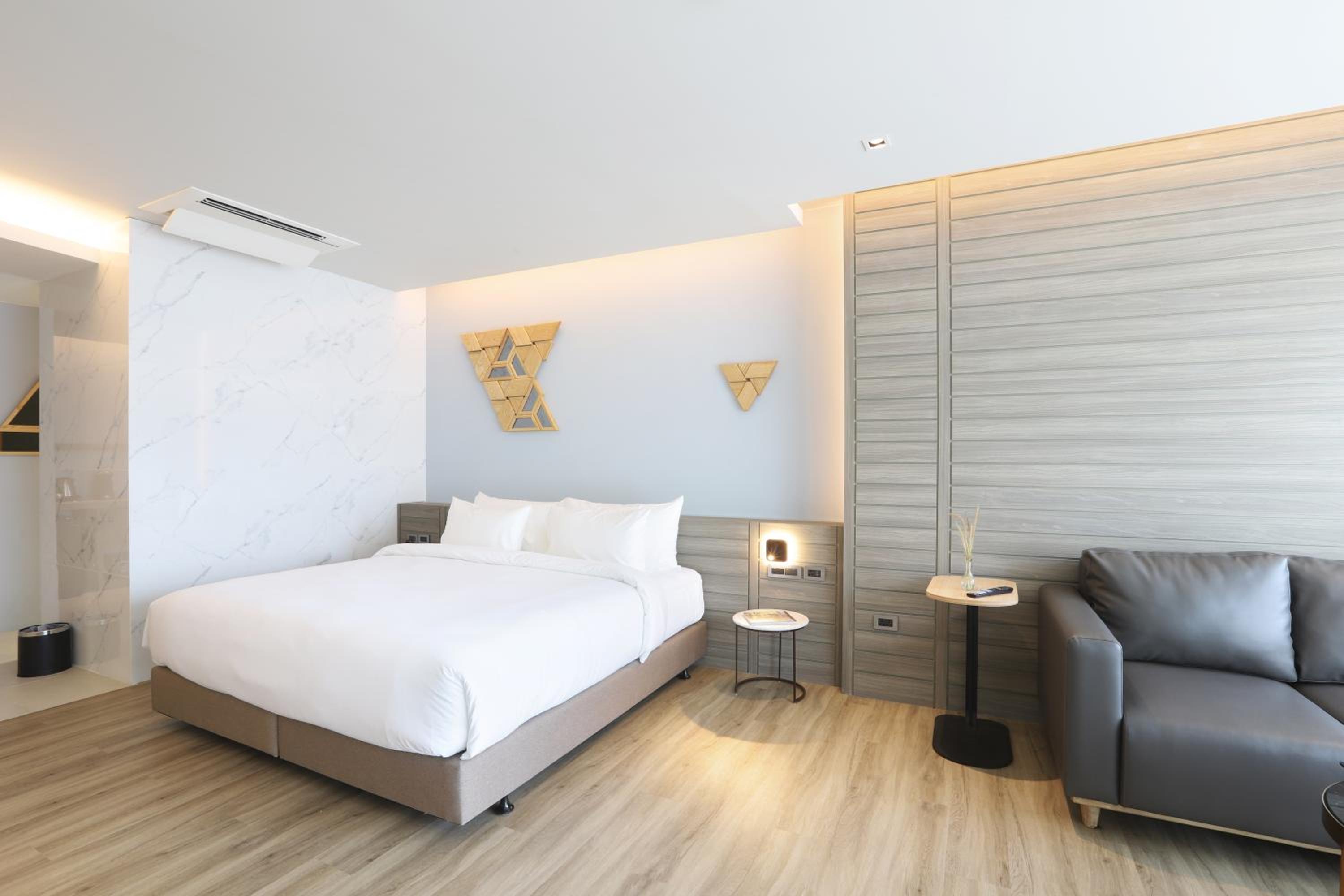 The Signature Hotel Airport 139