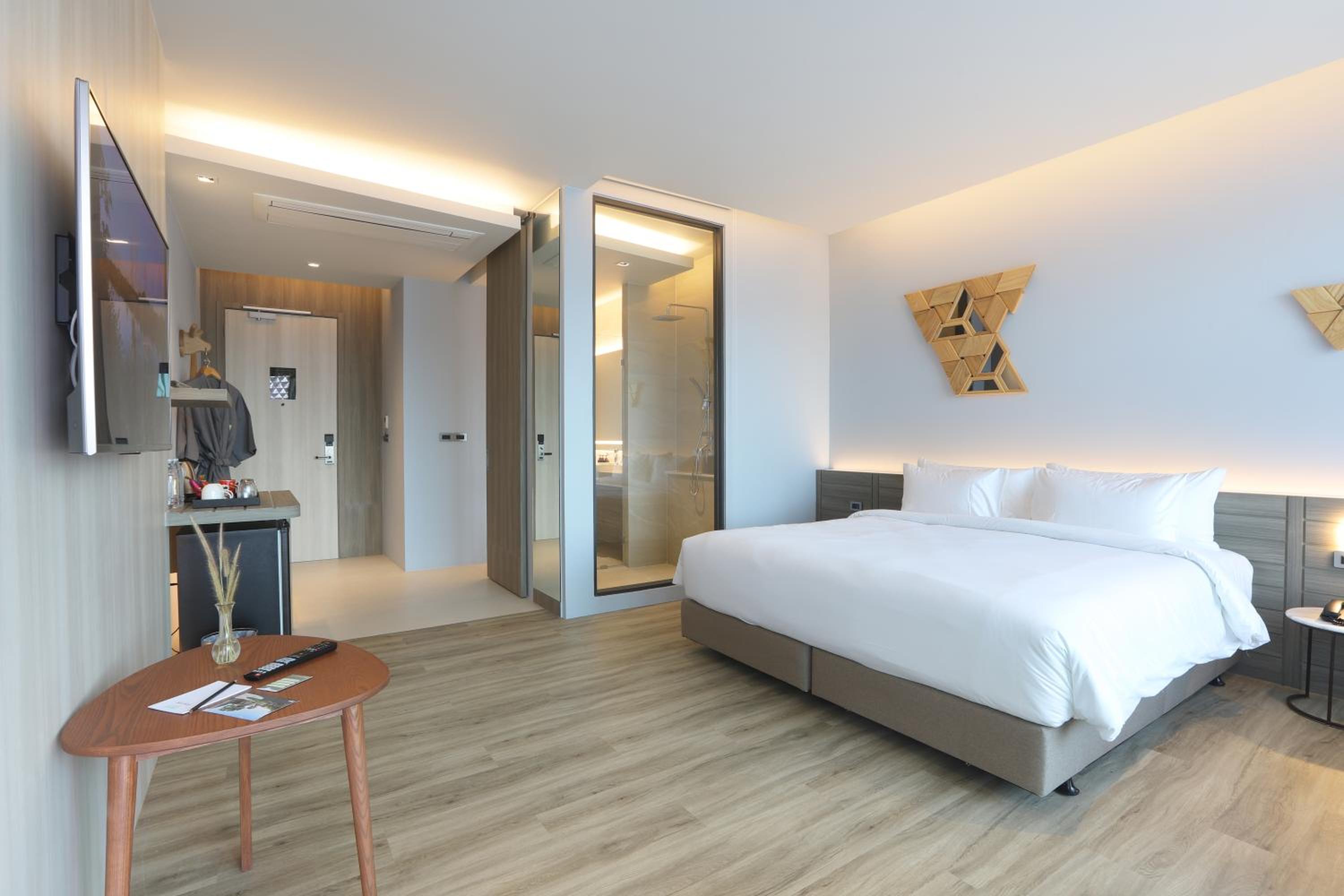 The Signature Hotel Airport 118