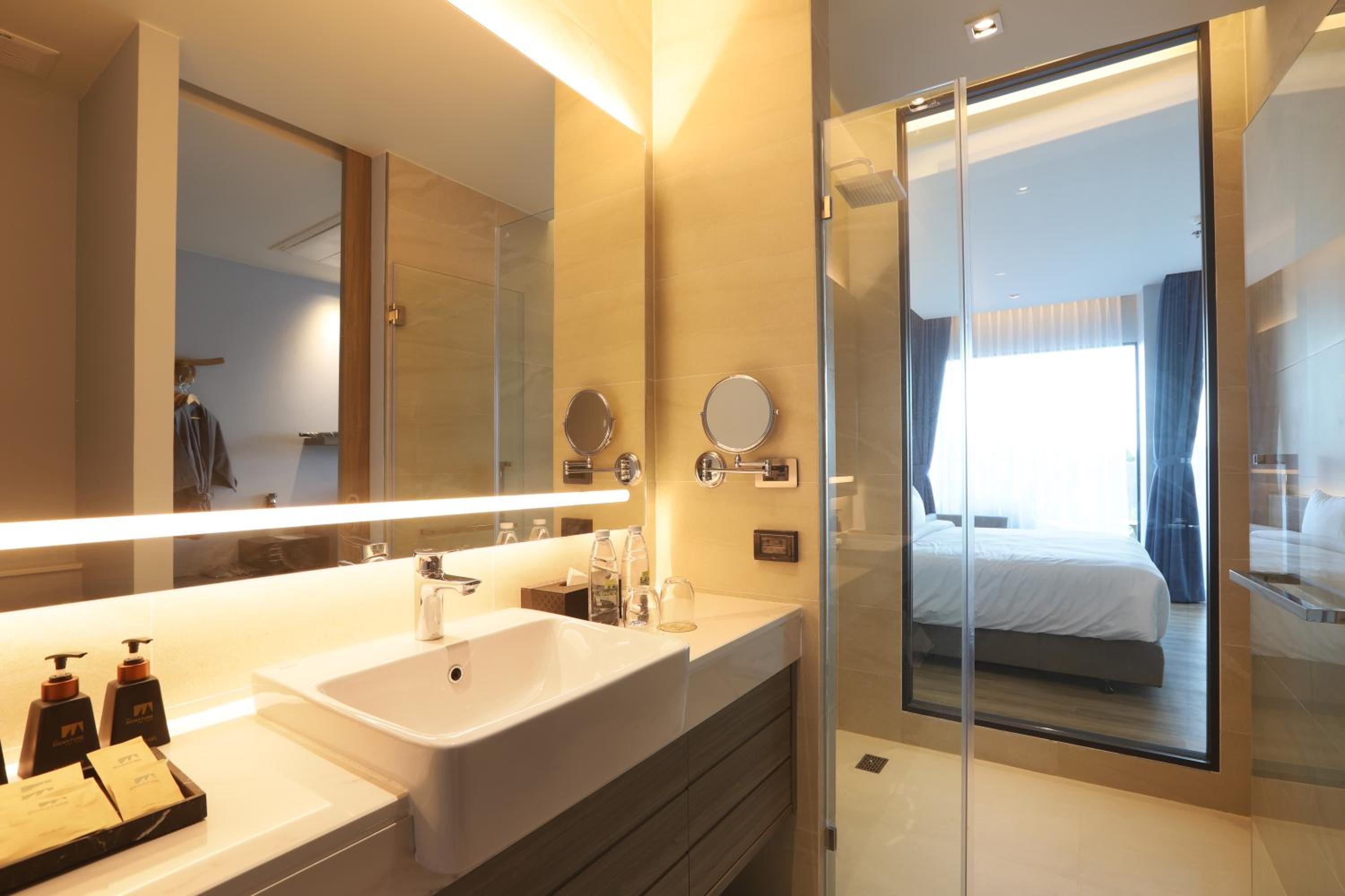 The Signature Hotel Airport 117