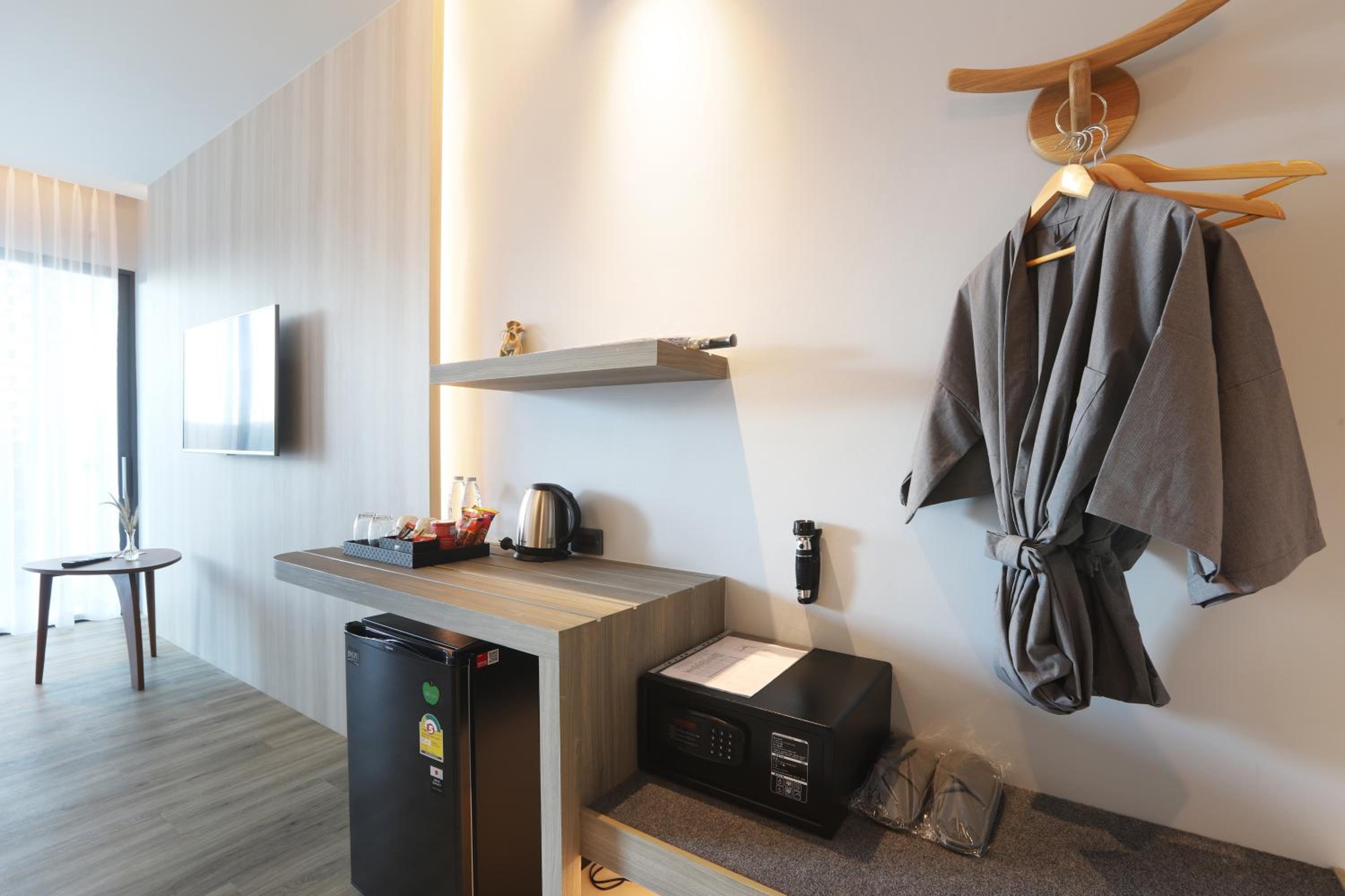 The Signature Hotel Airport 36