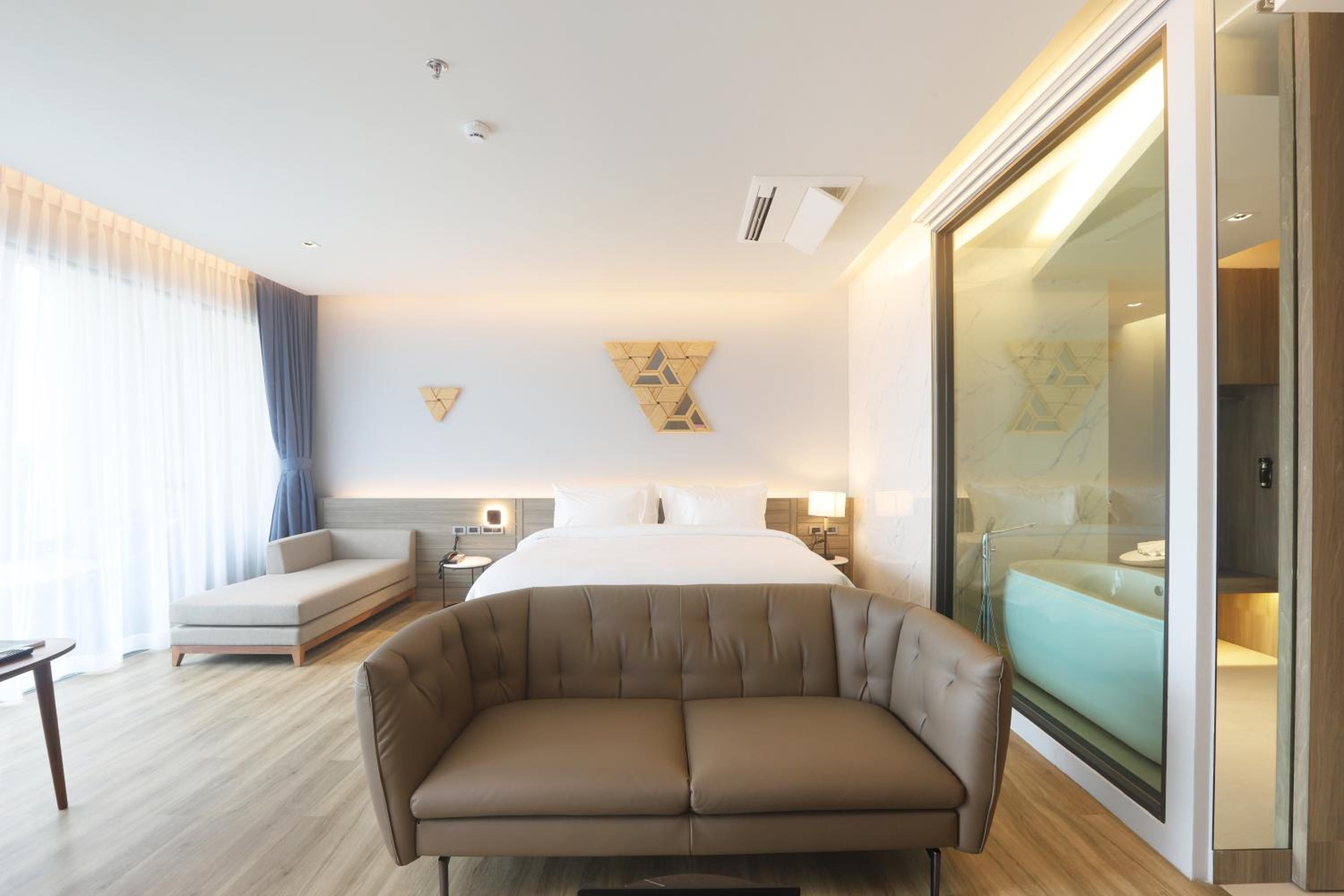 The Signature Hotel Airport 30