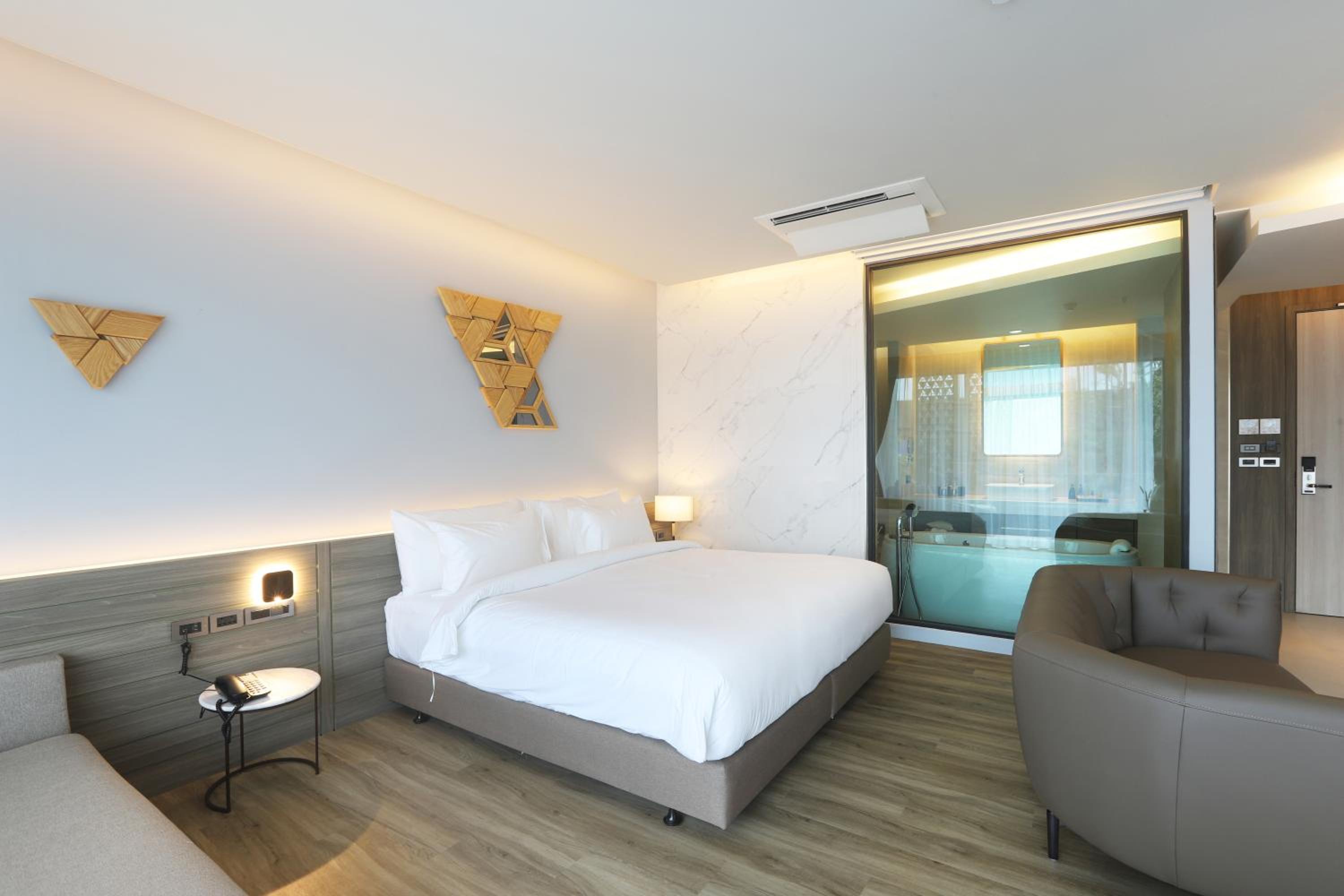 The Signature Hotel Airport 28