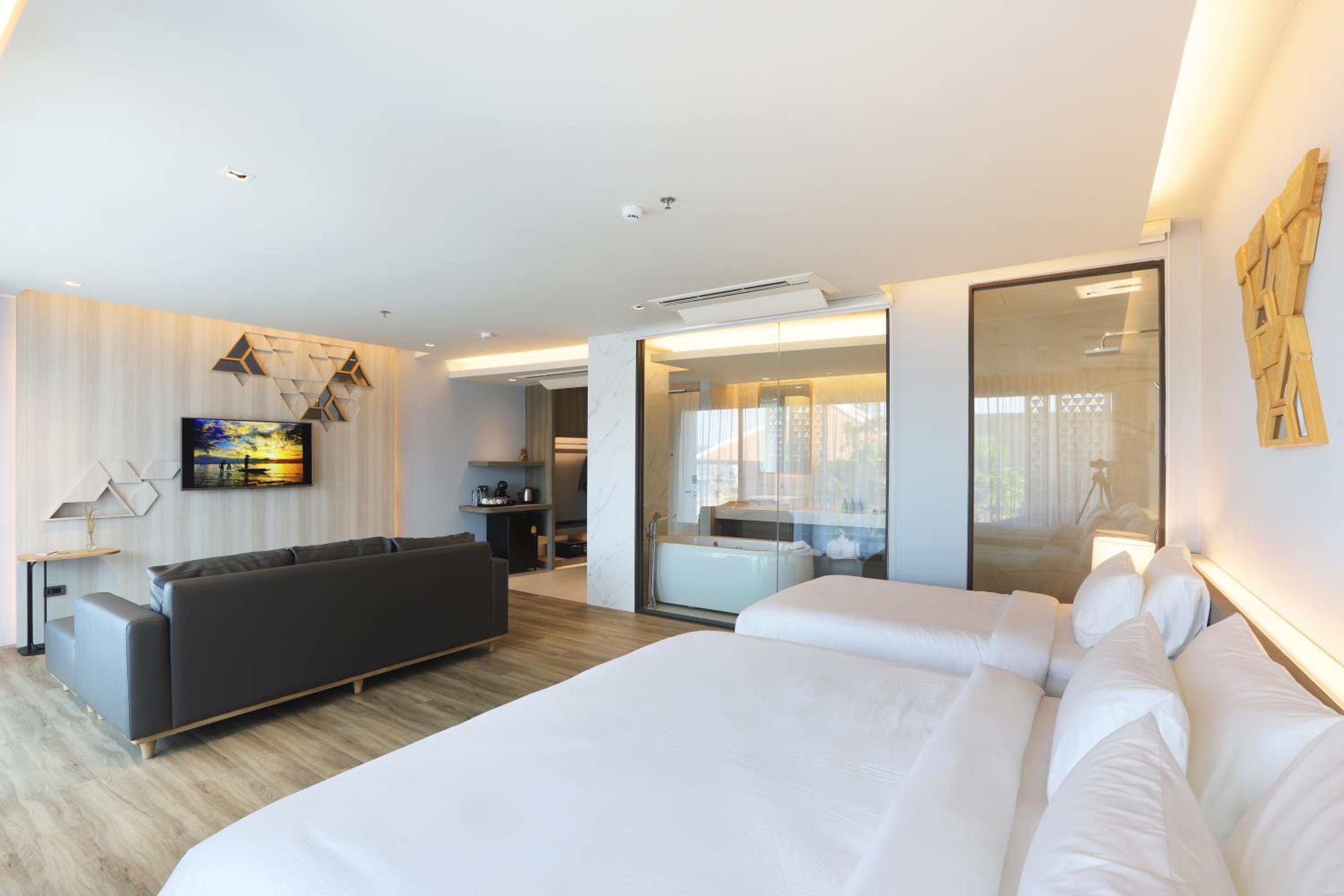 The Signature Hotel Airport 25
