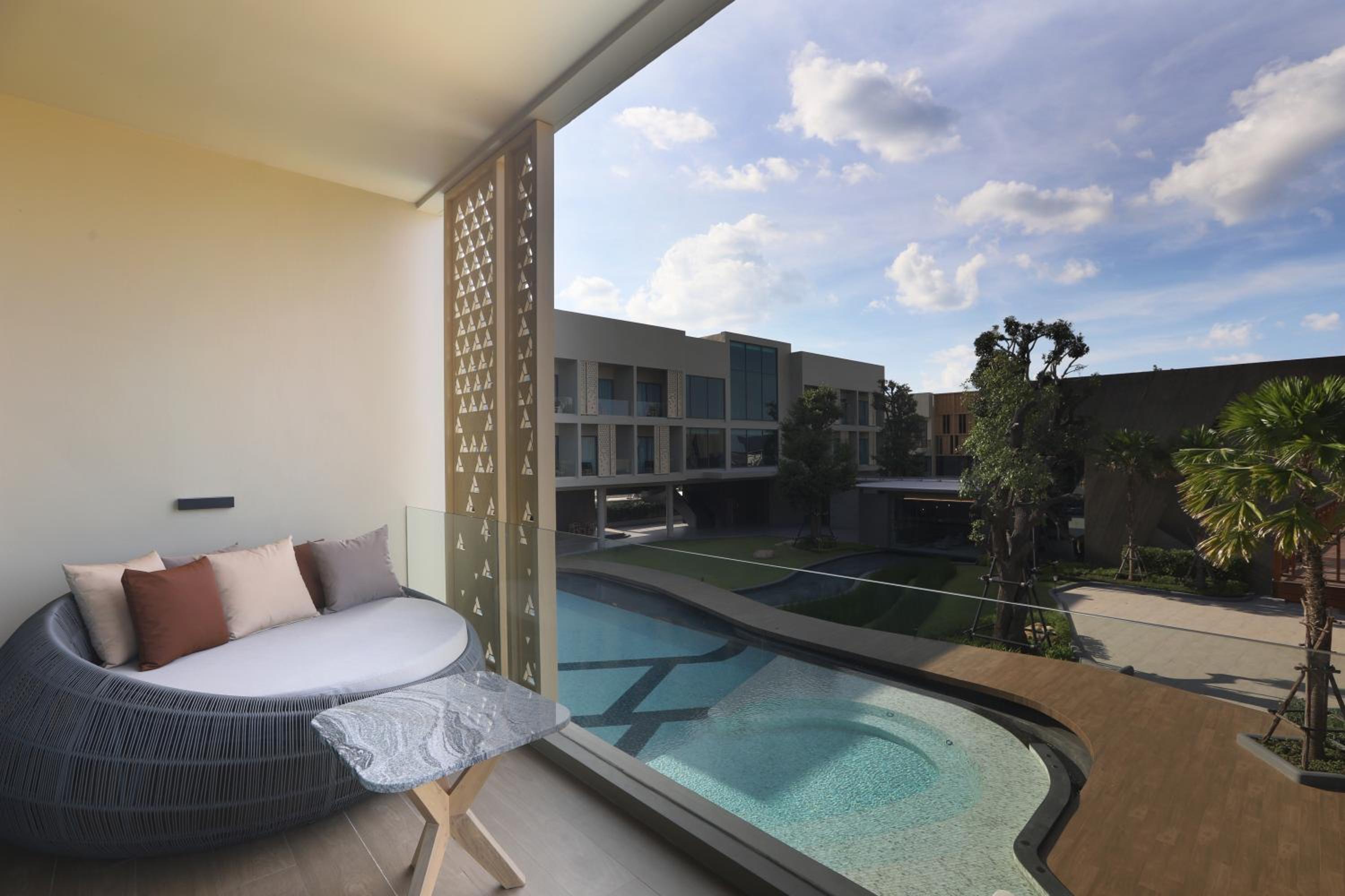 The Signature Hotel Airport 23